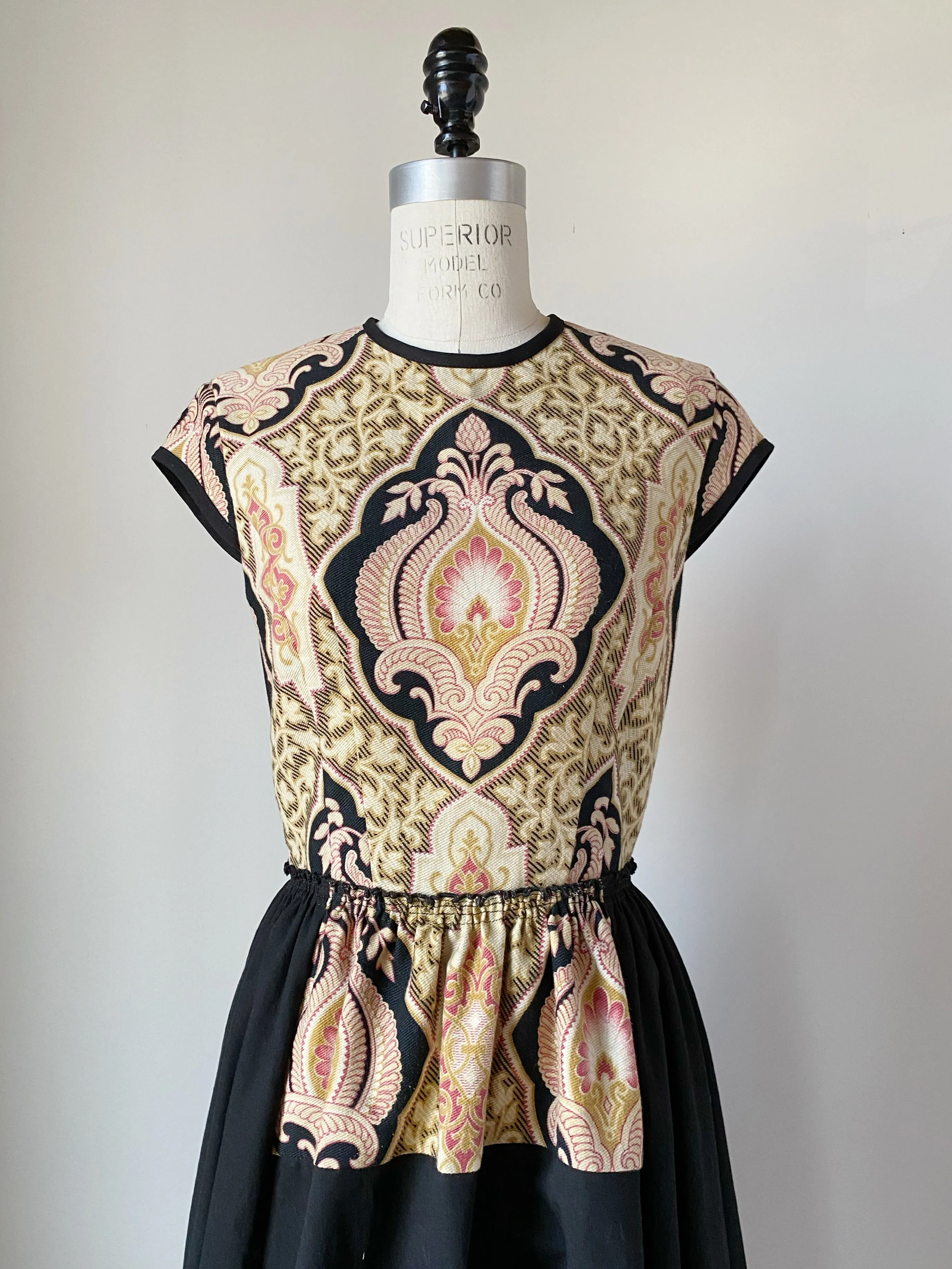 19th century medallion print patched lillian dress s,m