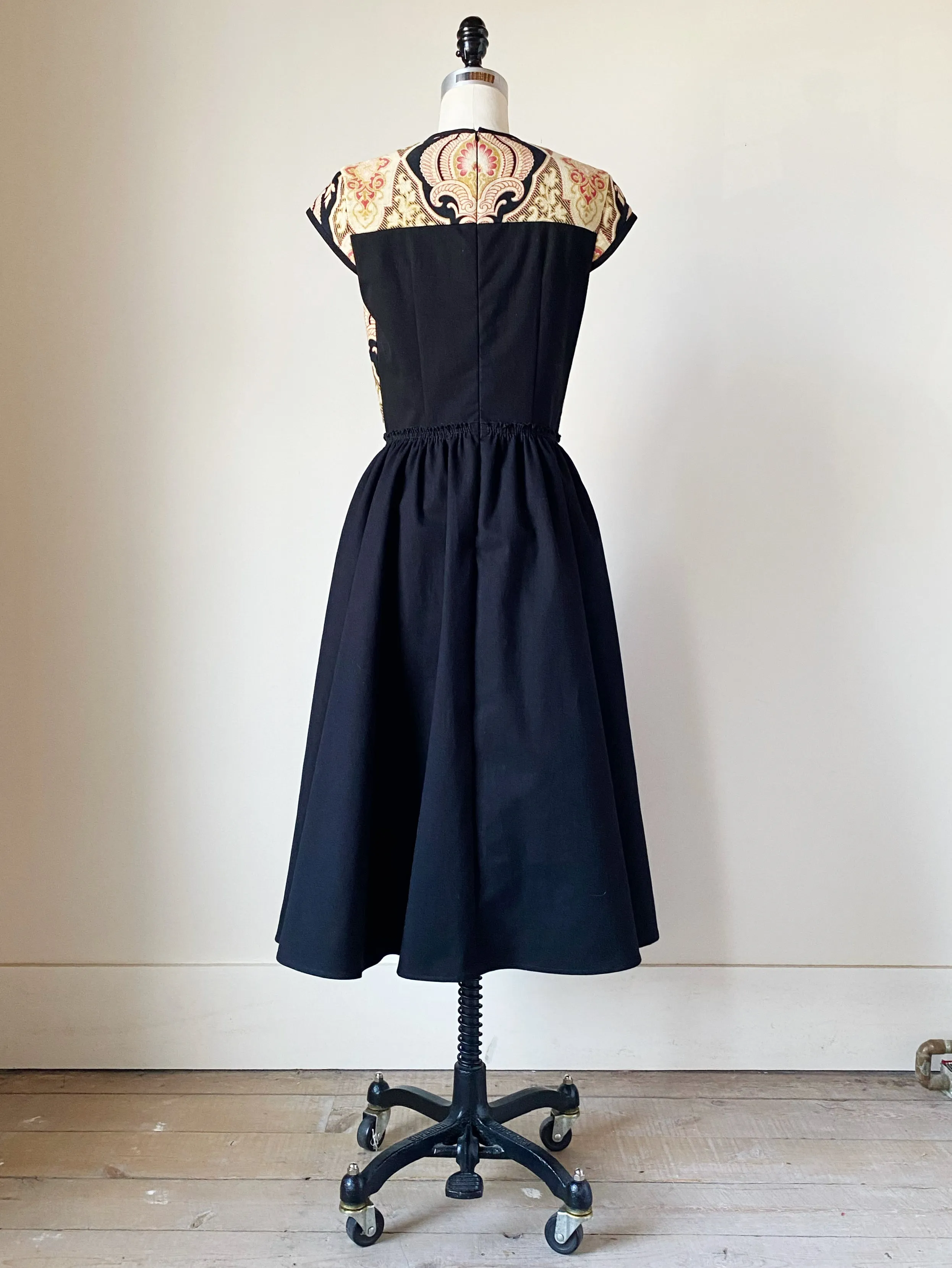 19th century medallion print patched lillian dress s,m
