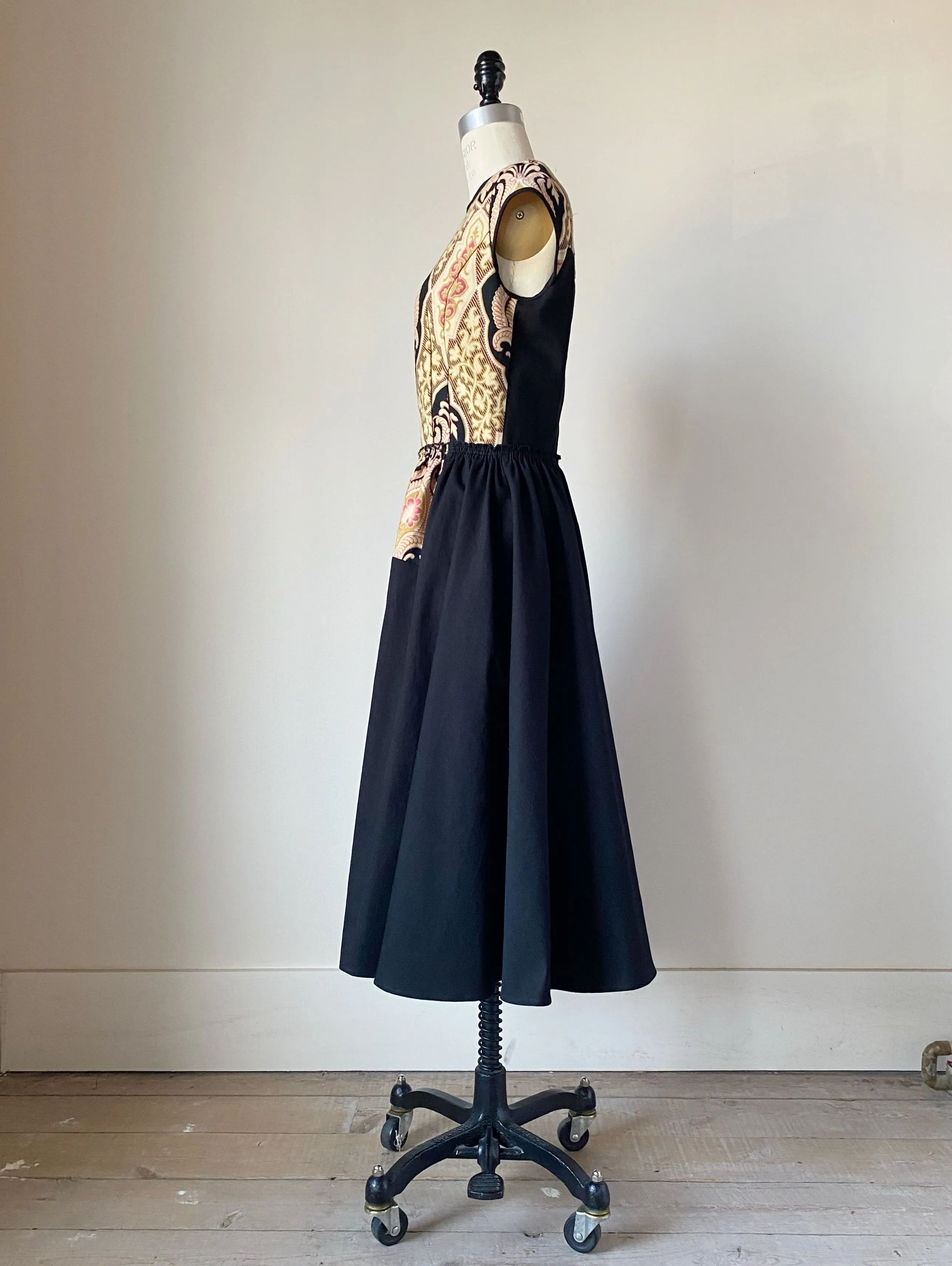 19th century medallion print patched lillian dress s,m