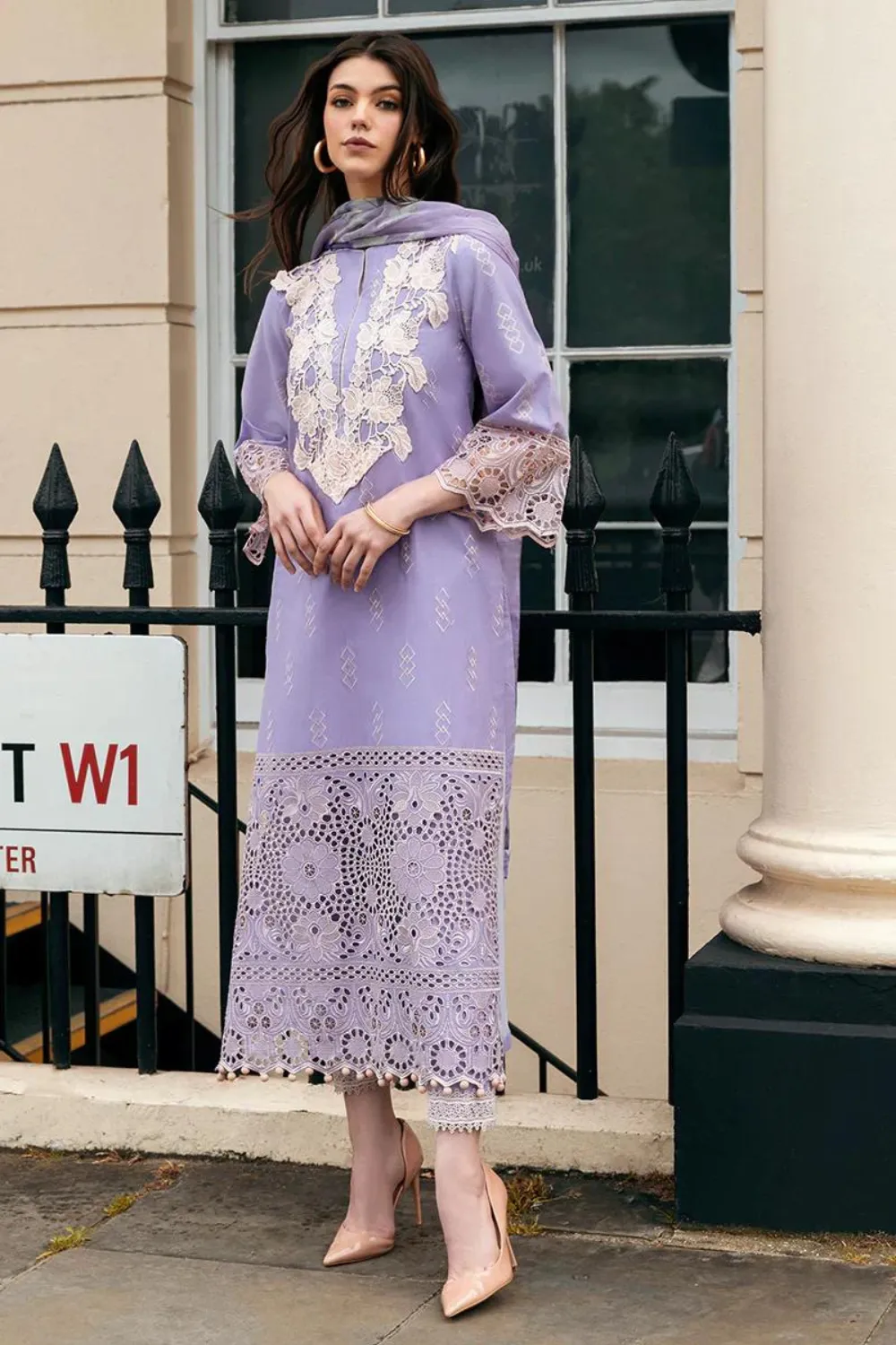 3pc lawn Embroidered Q657