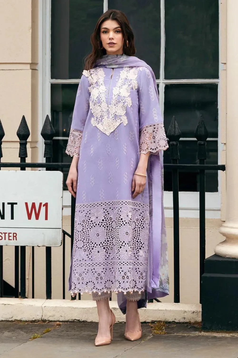 3pc lawn Embroidered Q657