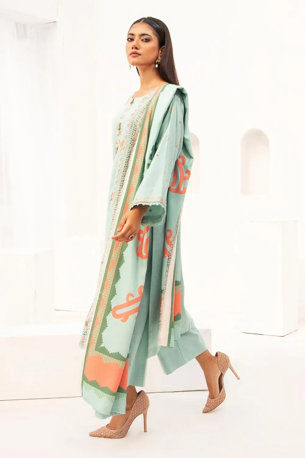 3PC Unstitched |Embroidered Khaddar Suit