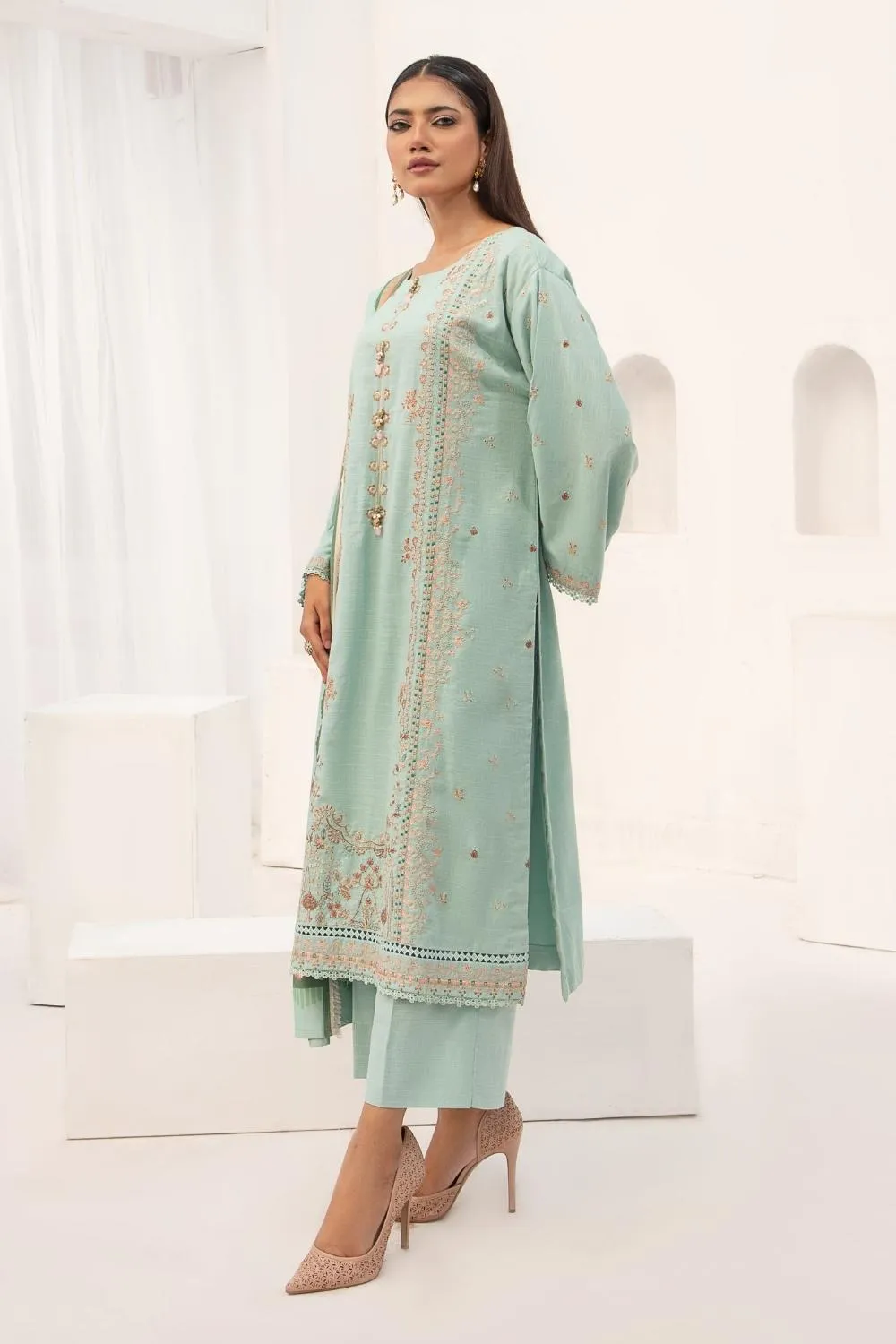 3PC Unstitched |Embroidered Khaddar Suit