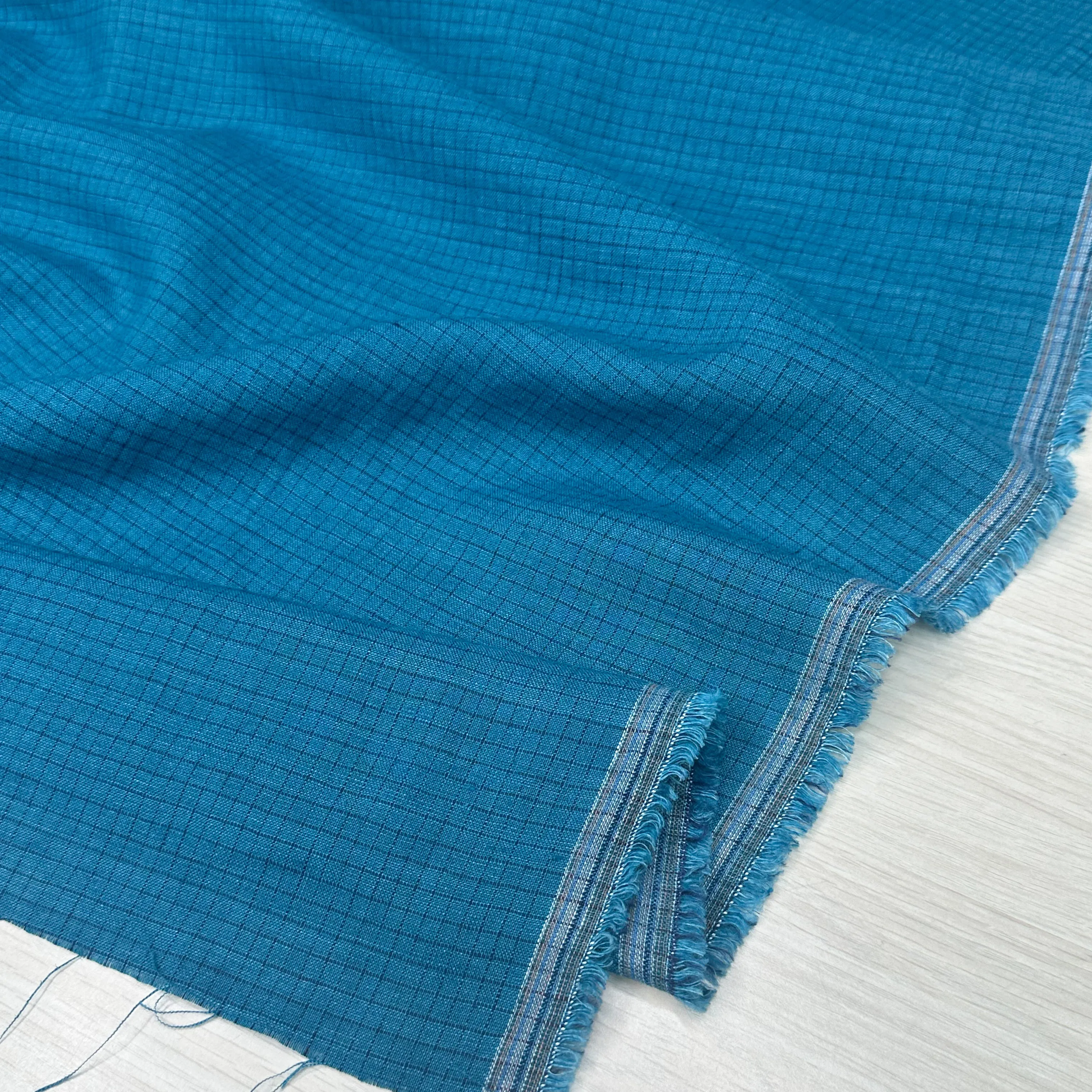 4.5oz Glimmer Check Linen - Ocean