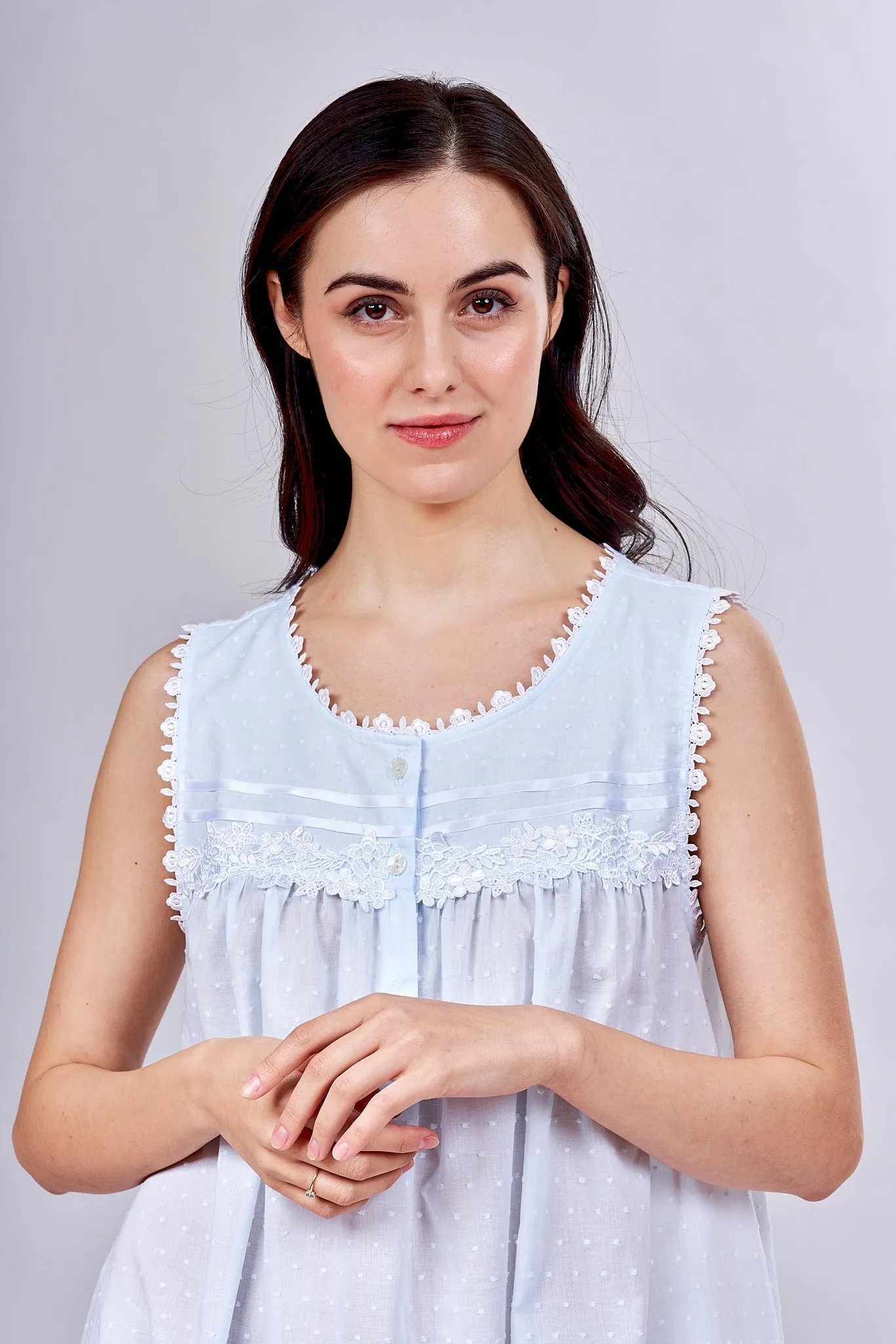 6510 Short gown w yoke