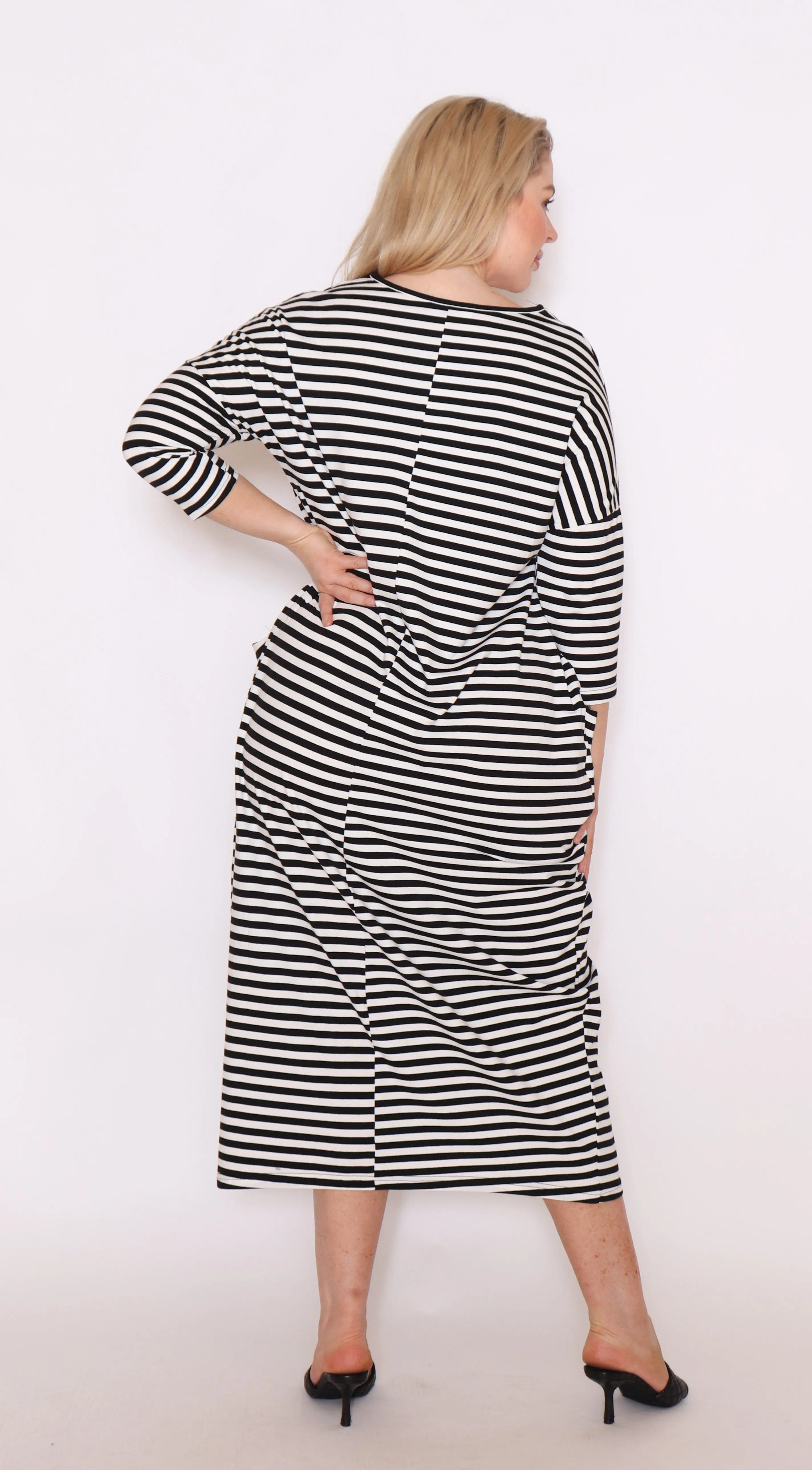 7912 black with white stripe