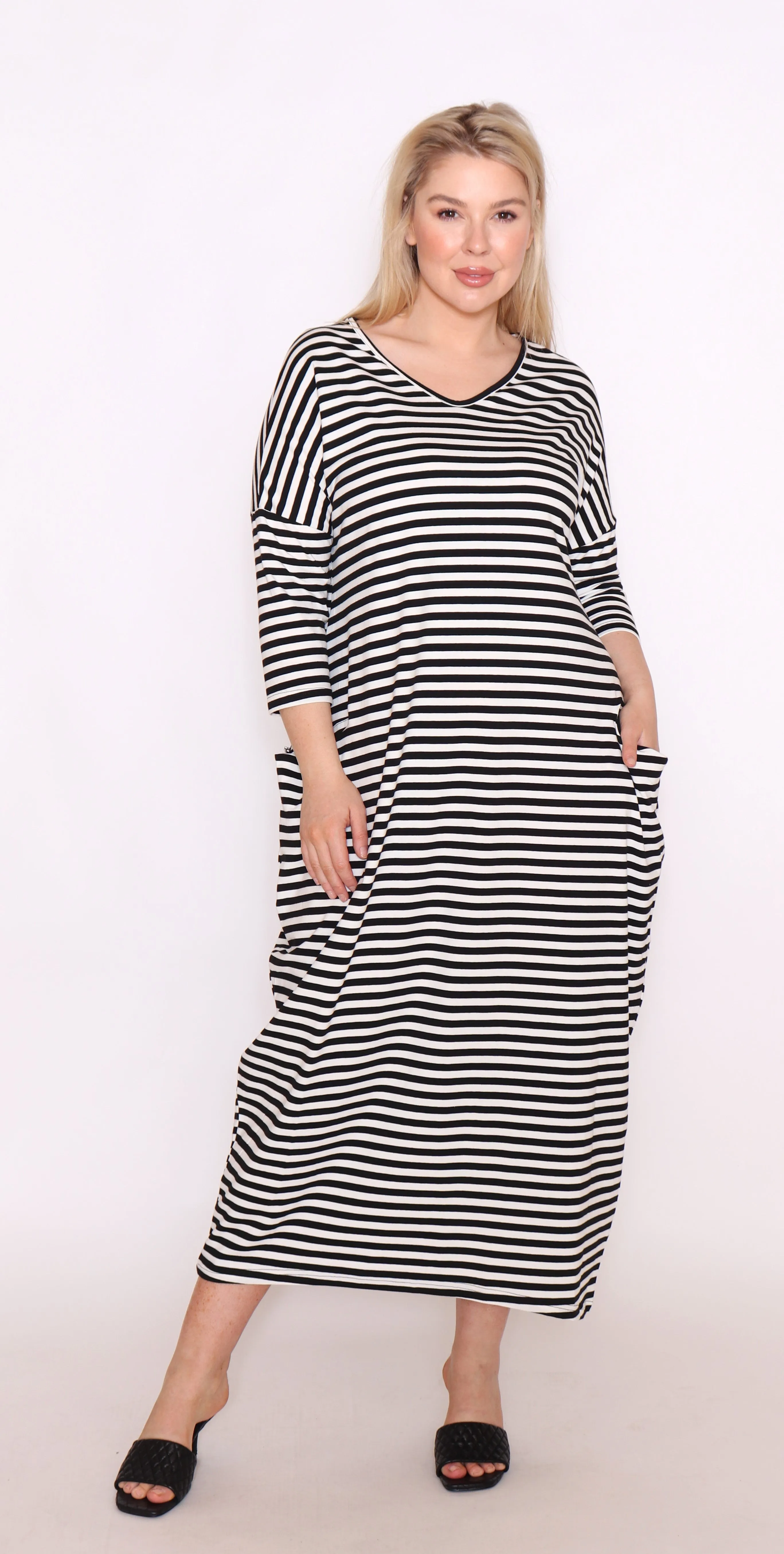 7912 black with white stripe