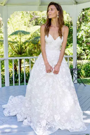 Anneprom A-Line Spaghetti Straps Backless Long Lace Wedding Dress APW0211
