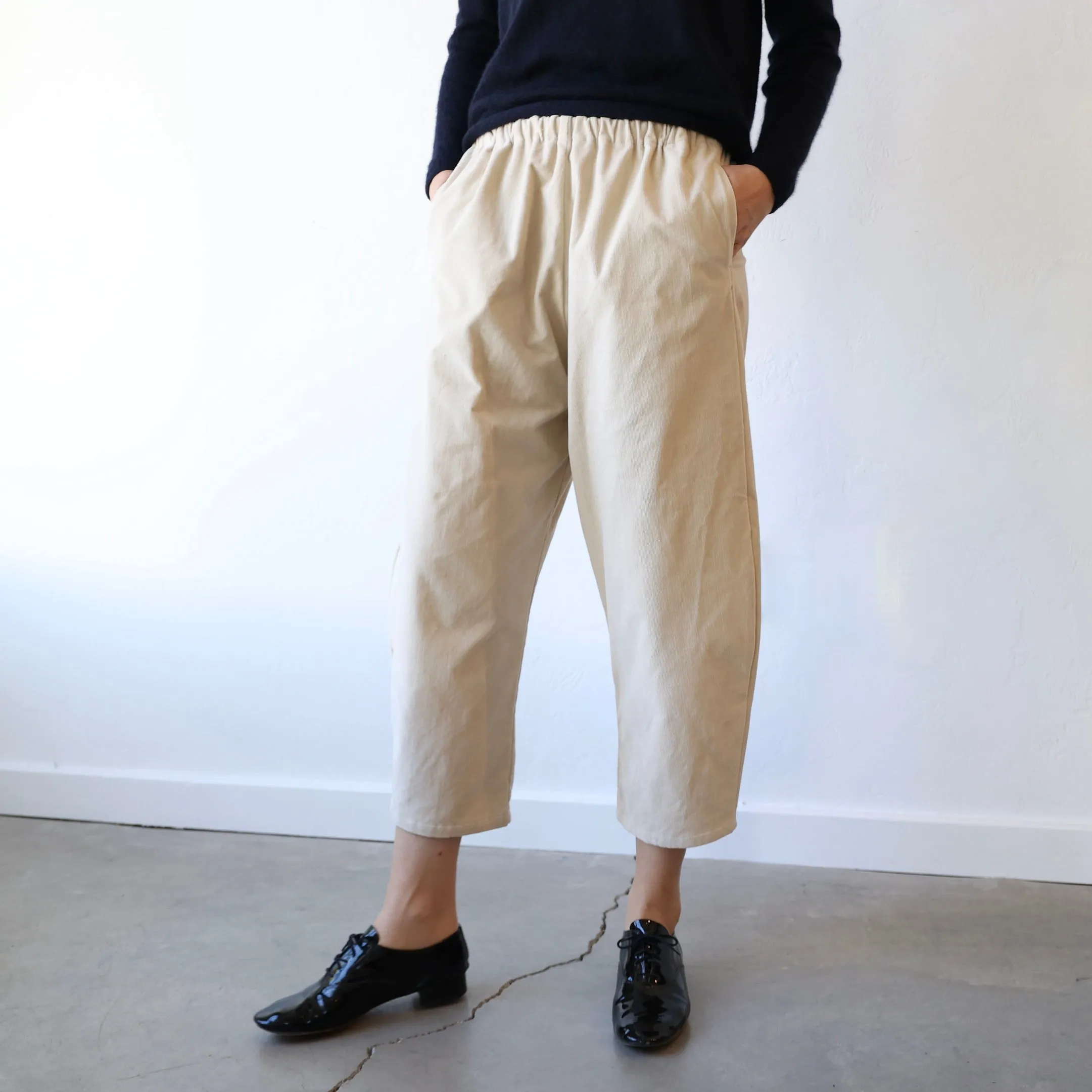 Apuntob Fine Wale Corduroy Trousers - Naturale