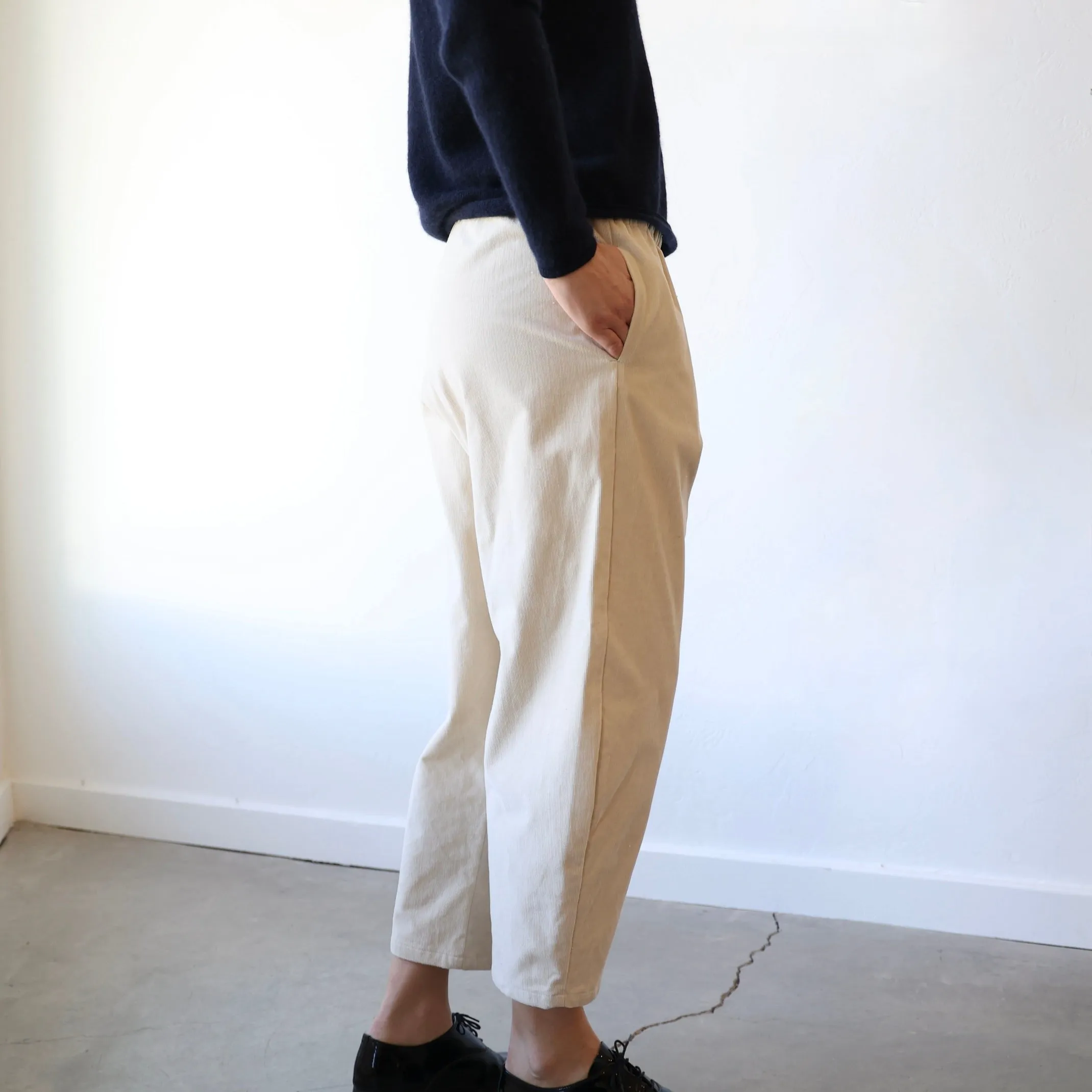 Apuntob Fine Wale Corduroy Trousers - Naturale