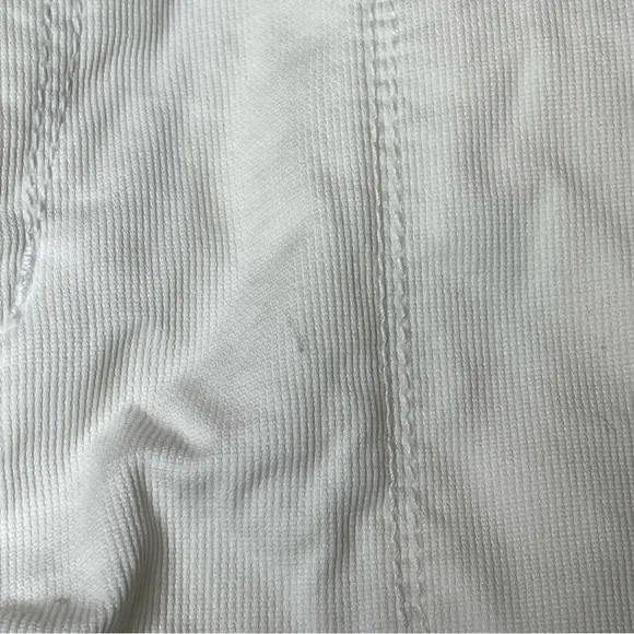 Arizona Jean Company Size 11 (Juniors) White Mini Corduroy Shorts