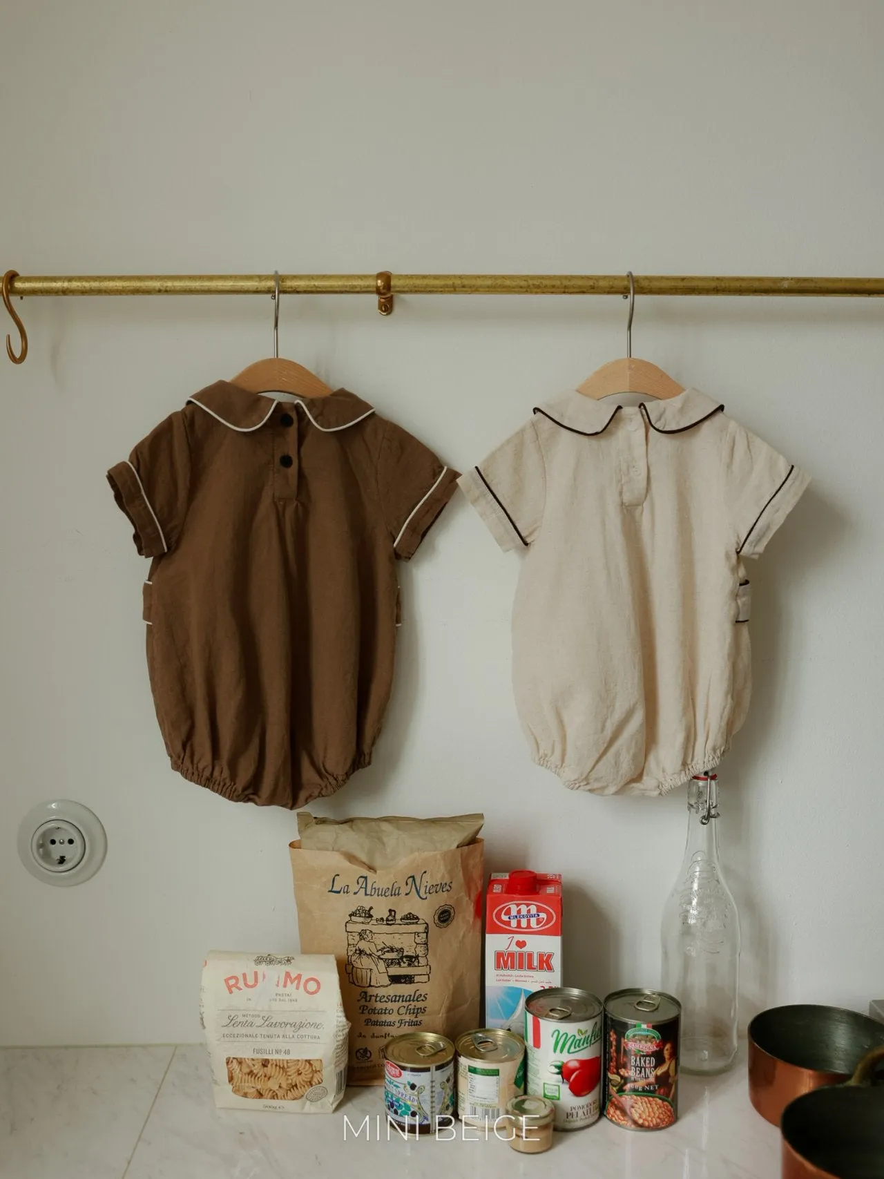 Collar rompers