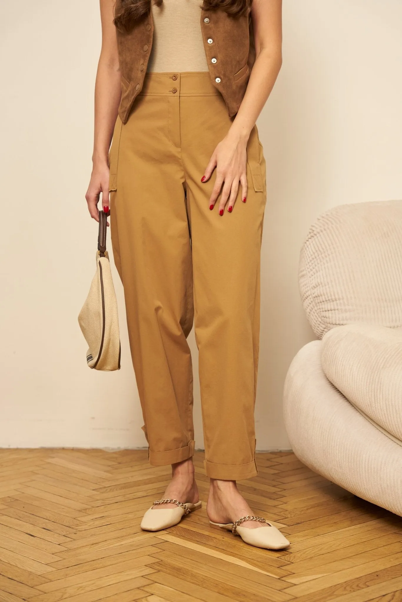 Cotton Tapered Carrot Pants with Pockets and Double Button Closure