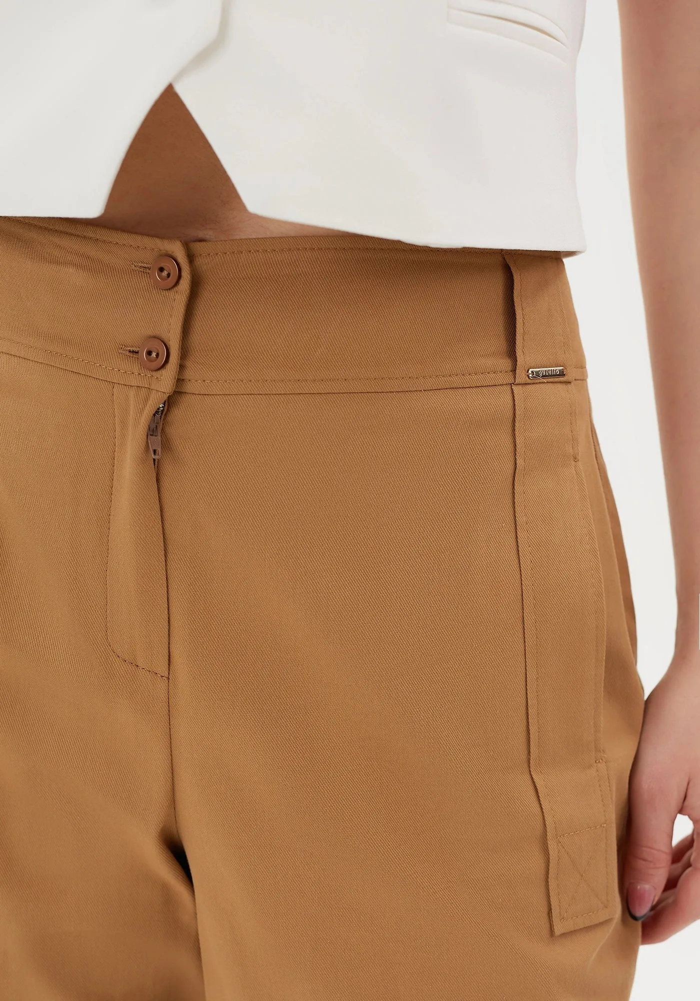 Cotton Tapered Carrot Pants with Pockets and Double Button Closure