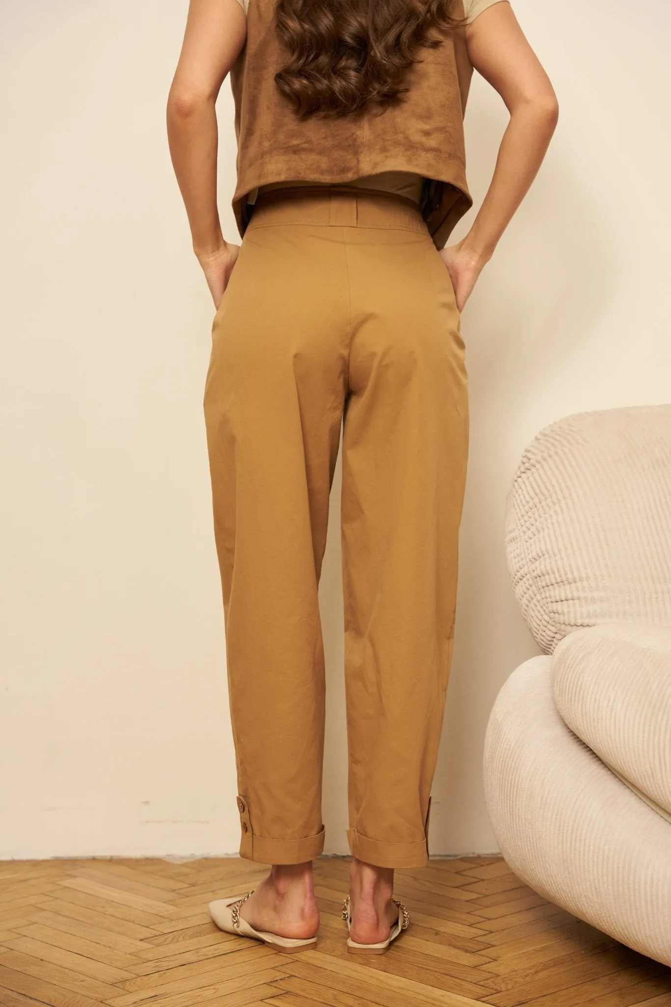Cotton Tapered Carrot Pants with Pockets and Double Button Closure