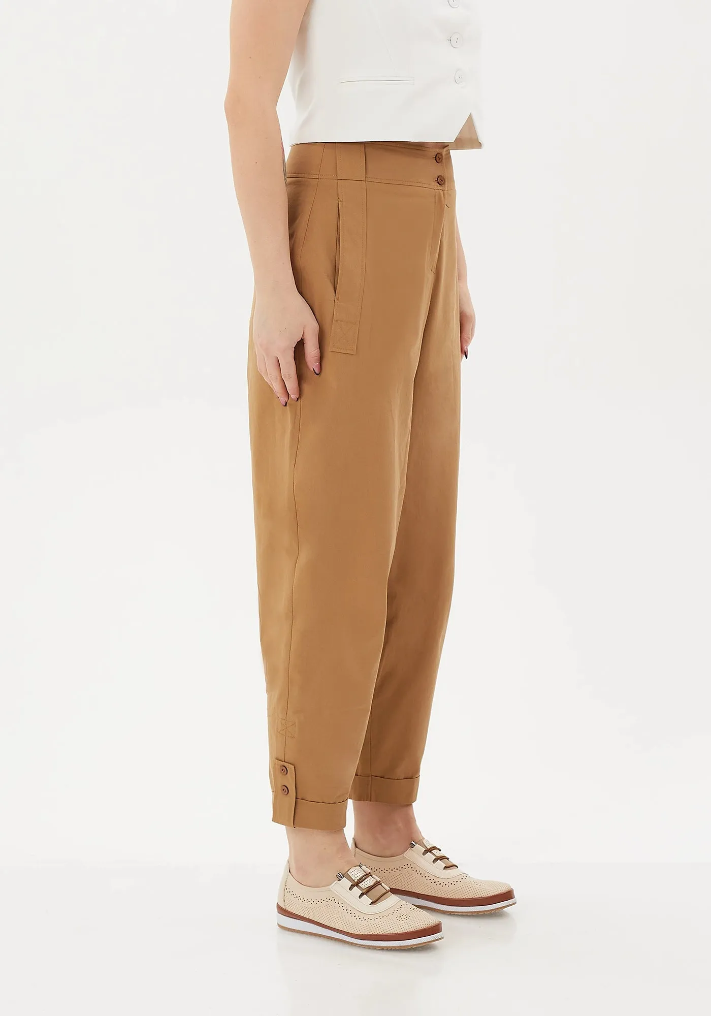 Cotton Tapered Carrot Pants with Pockets and Double Button Closure