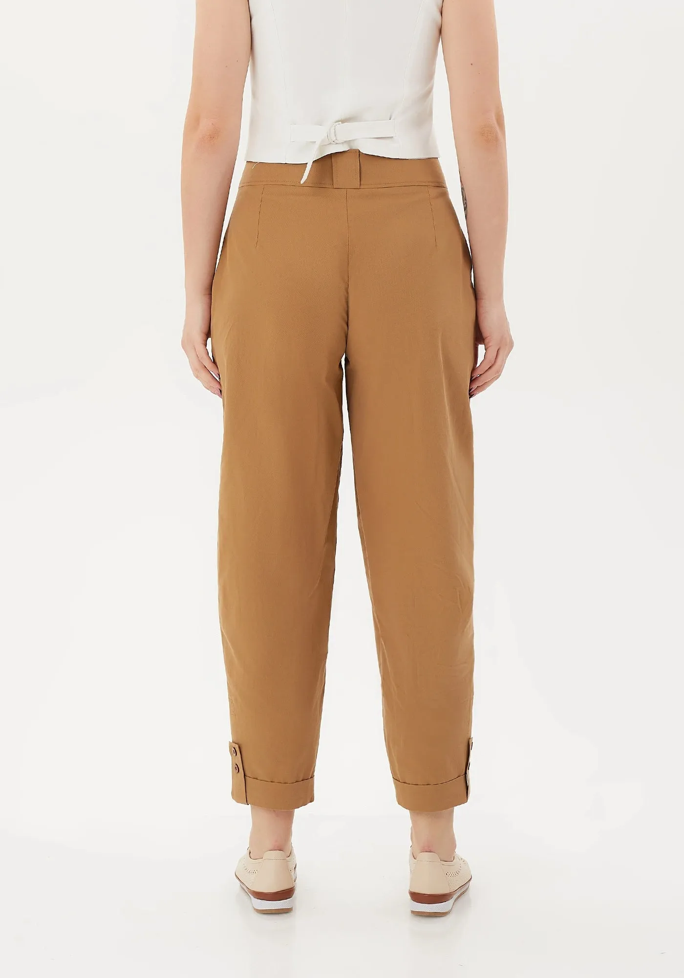 Cotton Tapered Carrot Pants with Pockets and Double Button Closure