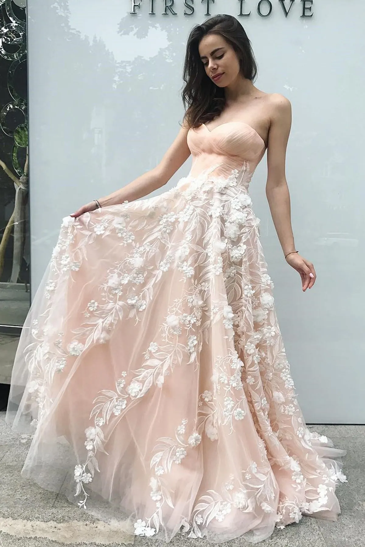 Elegant A Line Sweetheart Blush Pink Tulle Long Lace Appliques Evening Dress Prom Dress OHC472
