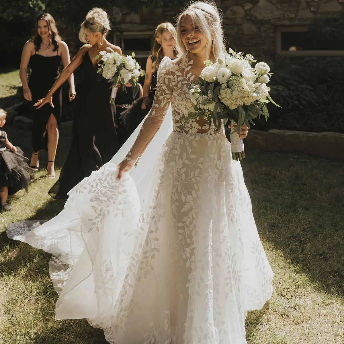 Embroidered Leaf Lace Exquisite Pricess Wedding Dress Long Sleeves Plus Size Customized Illsion Mesh Bridal Gowns With Bras