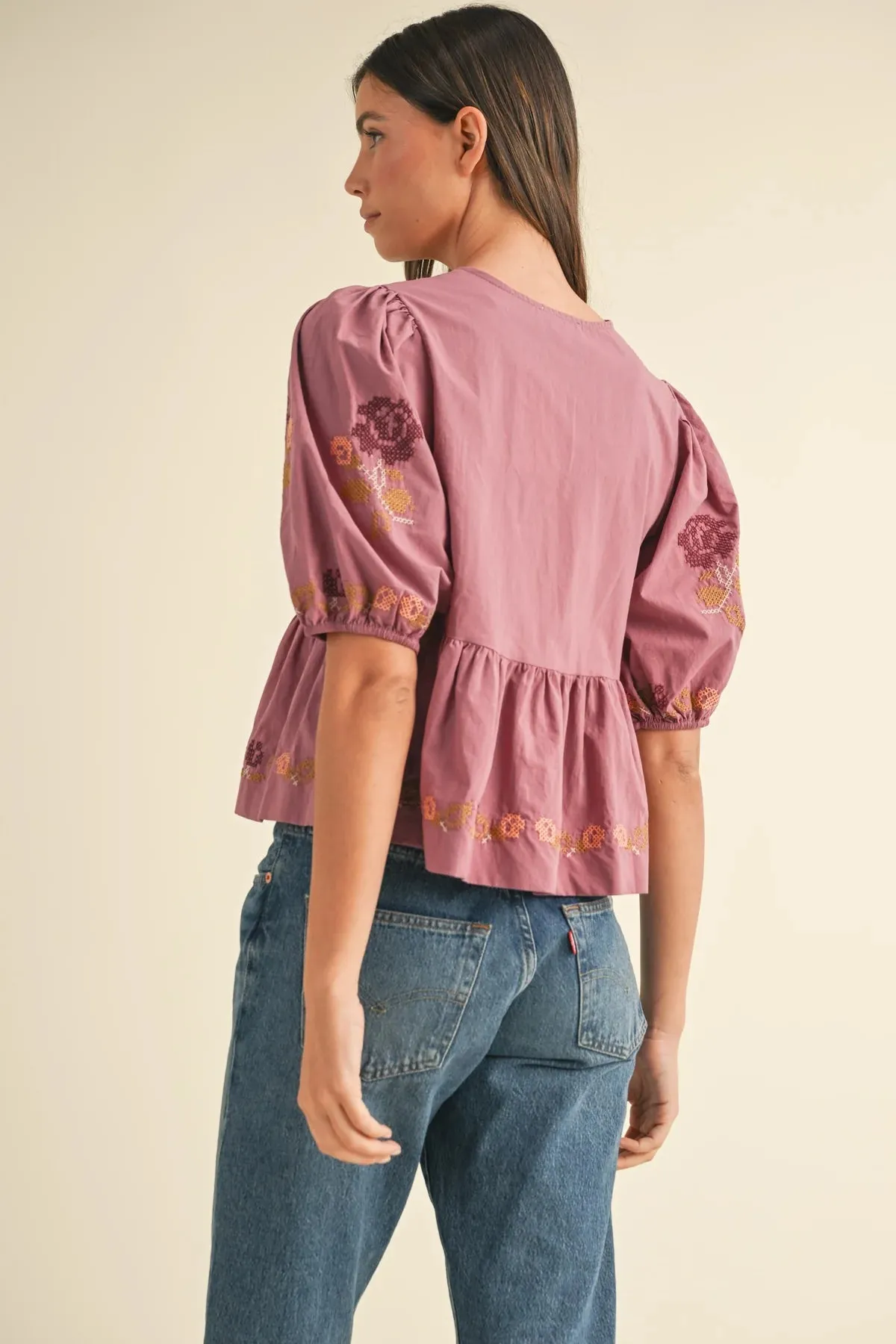 EMBROIDERED PUFF SLEEVE TOP