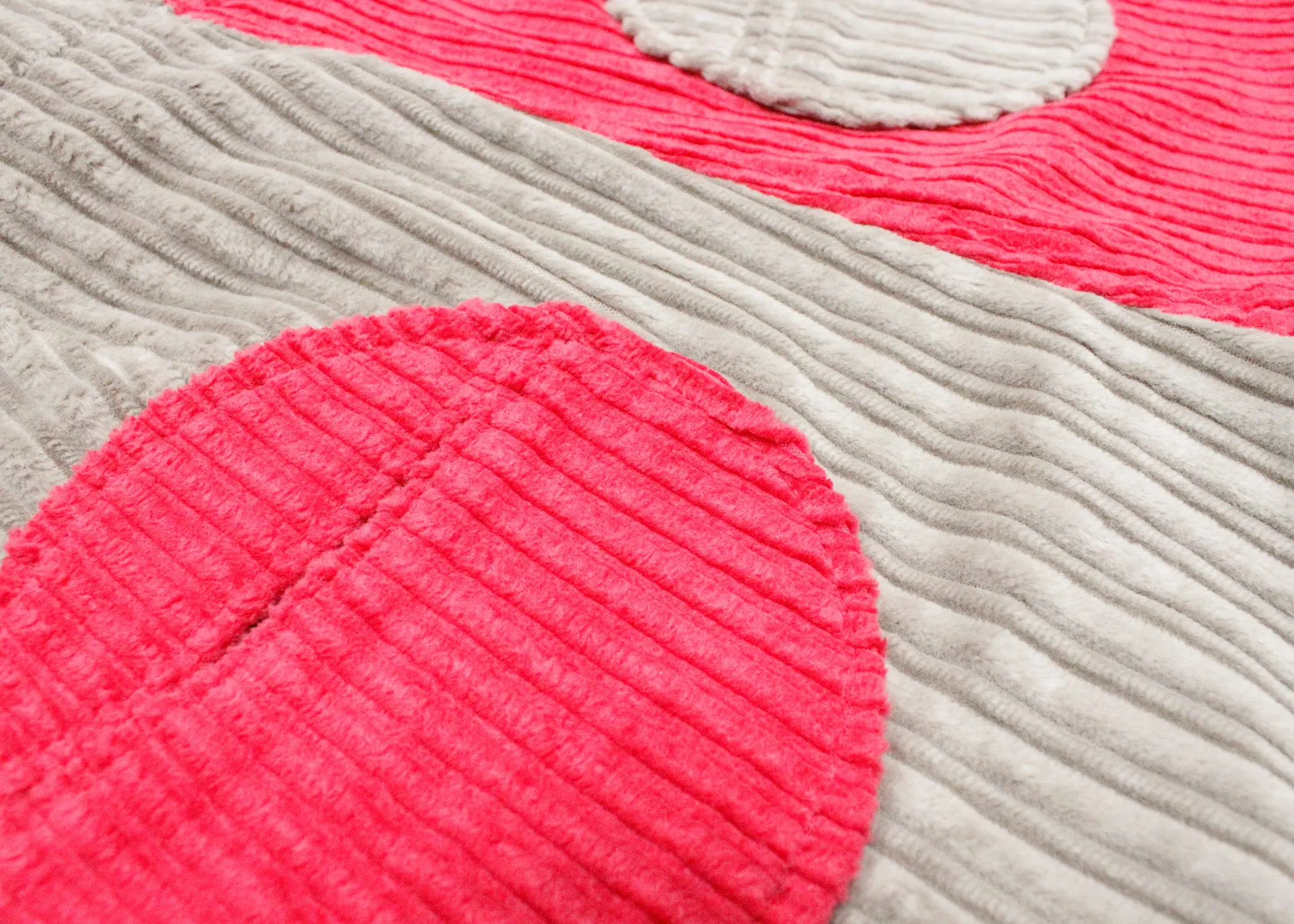 Holis Corduroy Trousers in Magneta