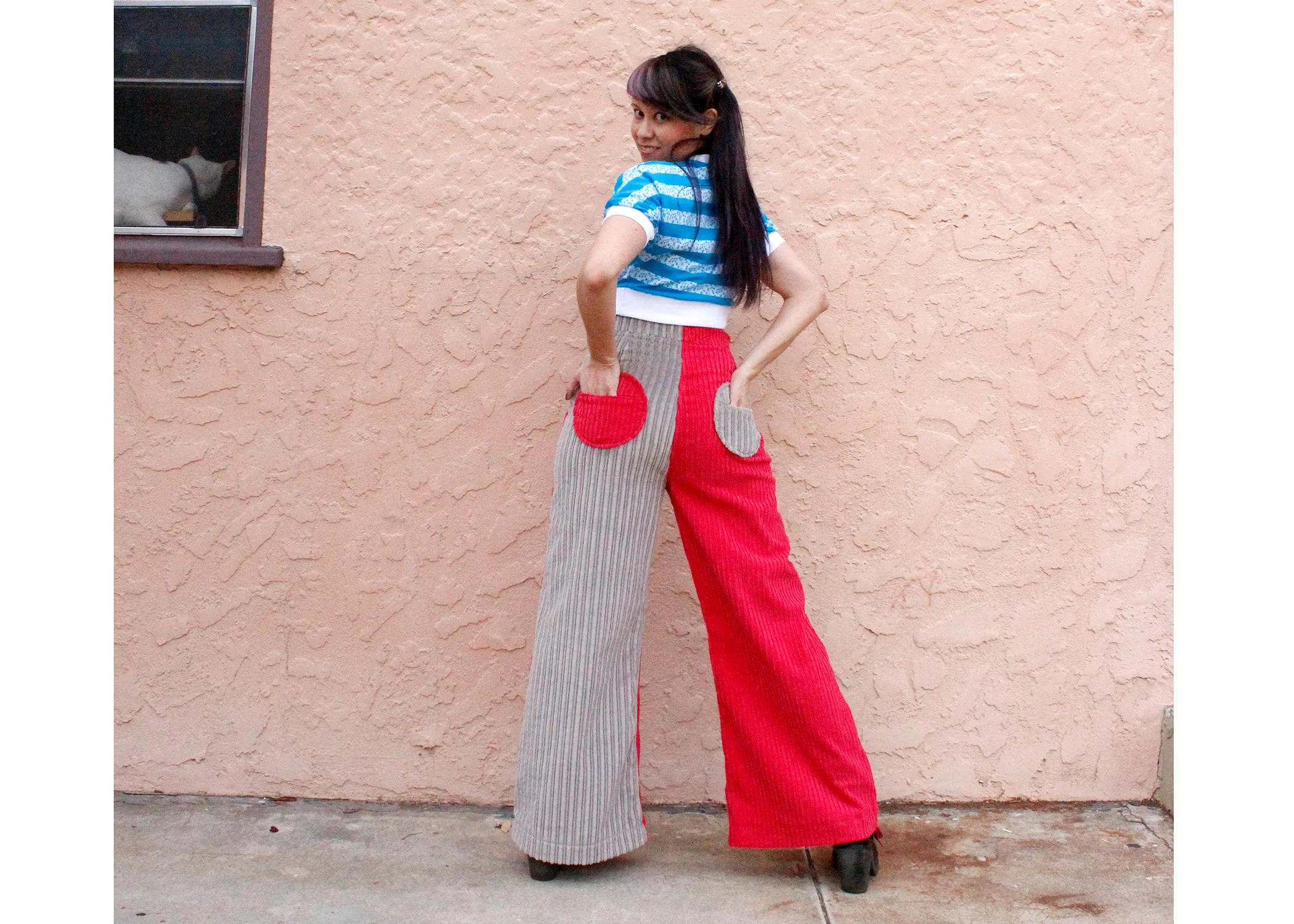 Holis Corduroy Trousers in Magneta