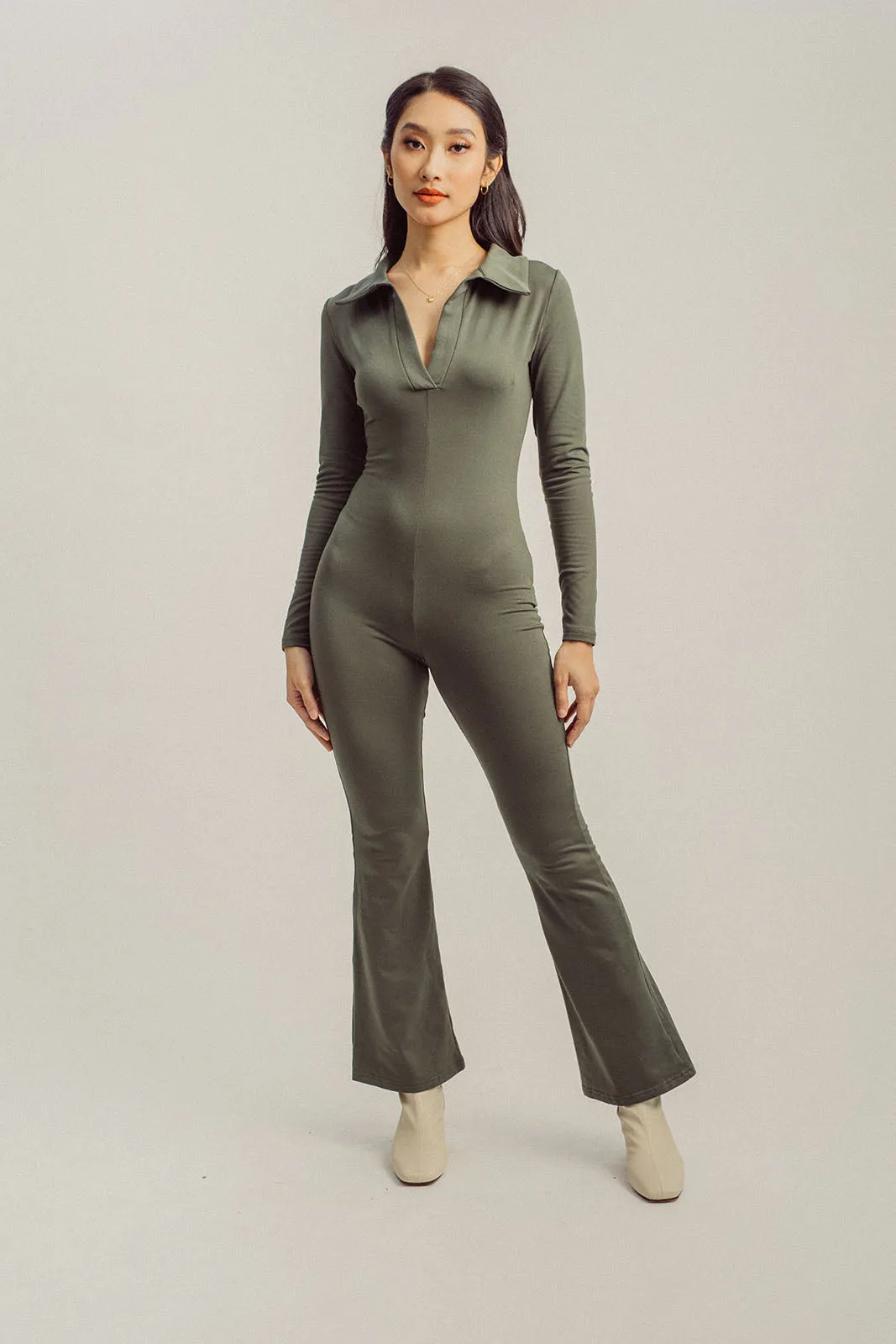 Hyeri Green V Neck Collar Long Sleeves Bodyfit Jumpsuit