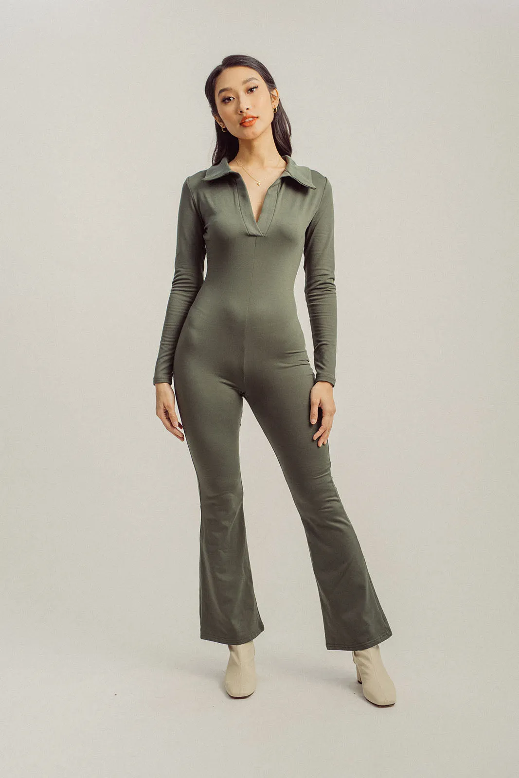 Hyeri Green V Neck Collar Long Sleeves Bodyfit Jumpsuit