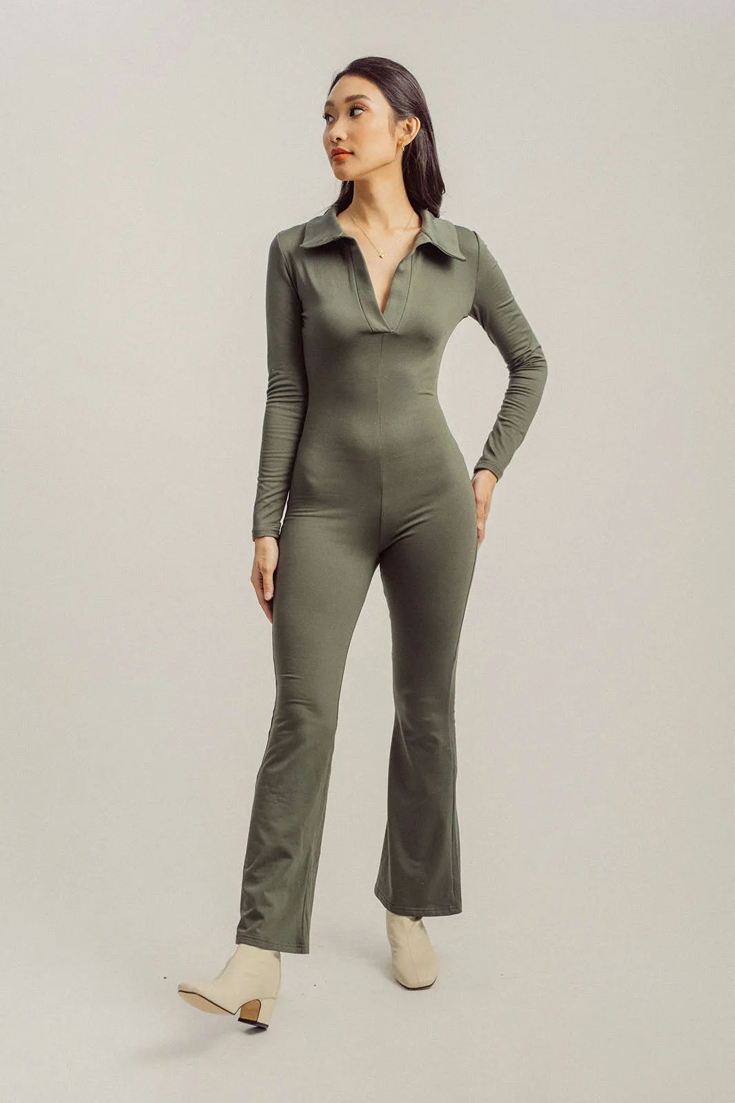 Hyeri Green V Neck Collar Long Sleeves Bodyfit Jumpsuit