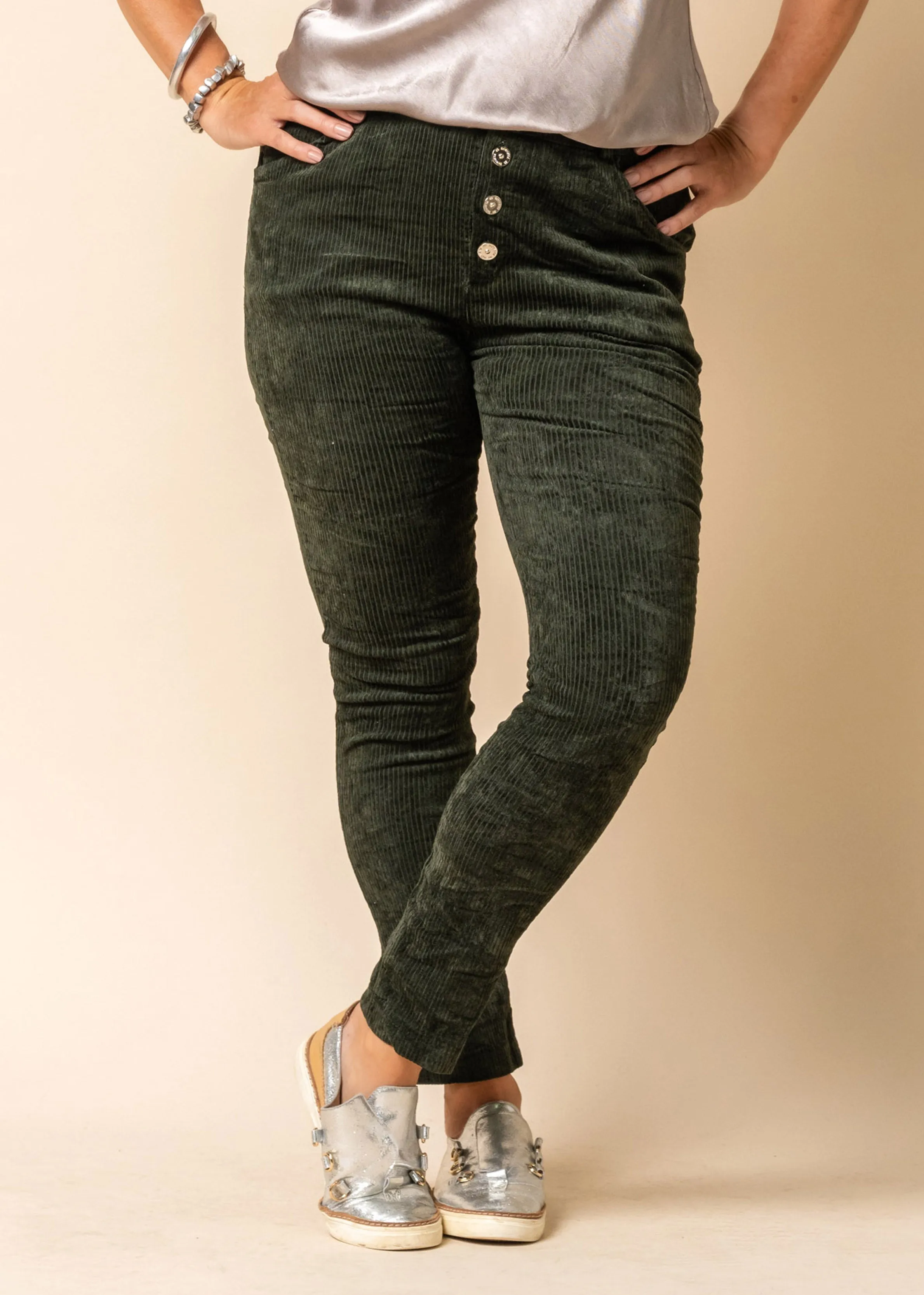 Jream Corduroy Pants in Khaki