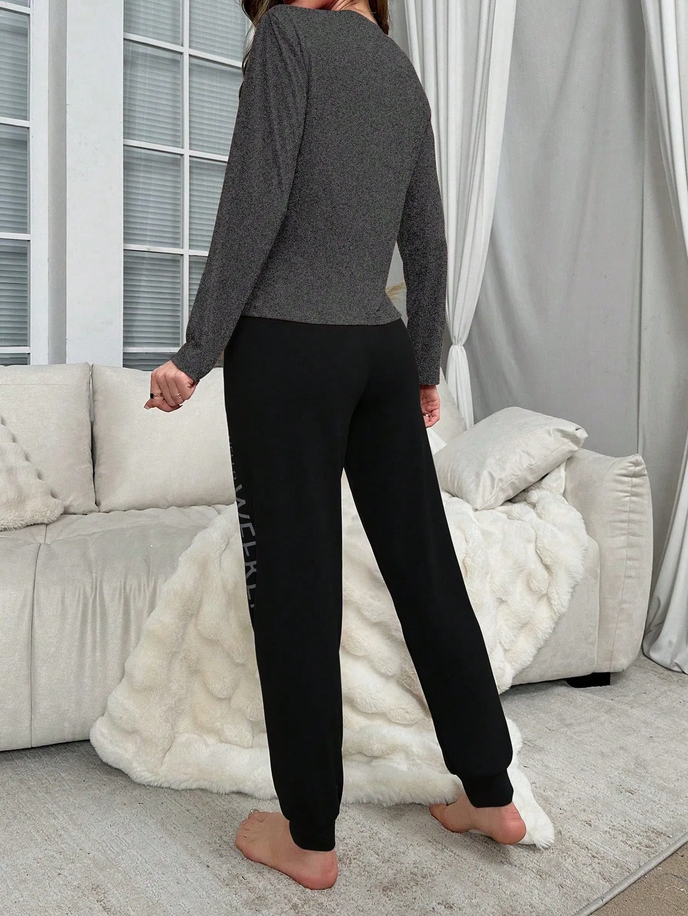 Ladies' Printed Long Sleeve And Long Pants Pajama Set