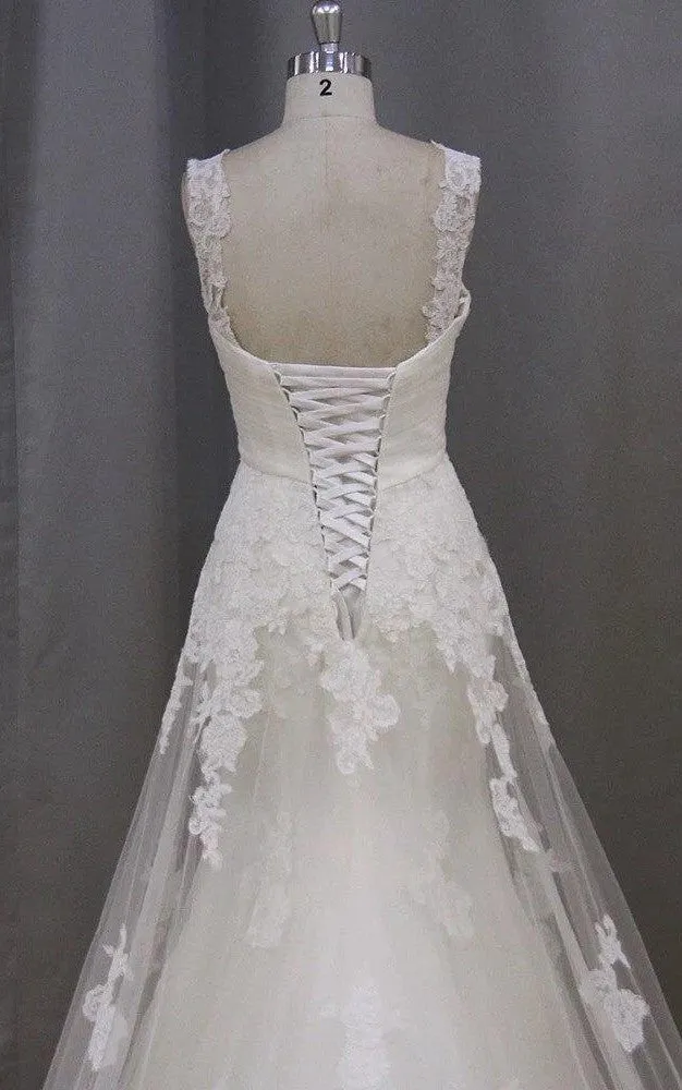 Long Sleeveless A-Line Lace Wedding Dress With Empire Waist-ET_711358