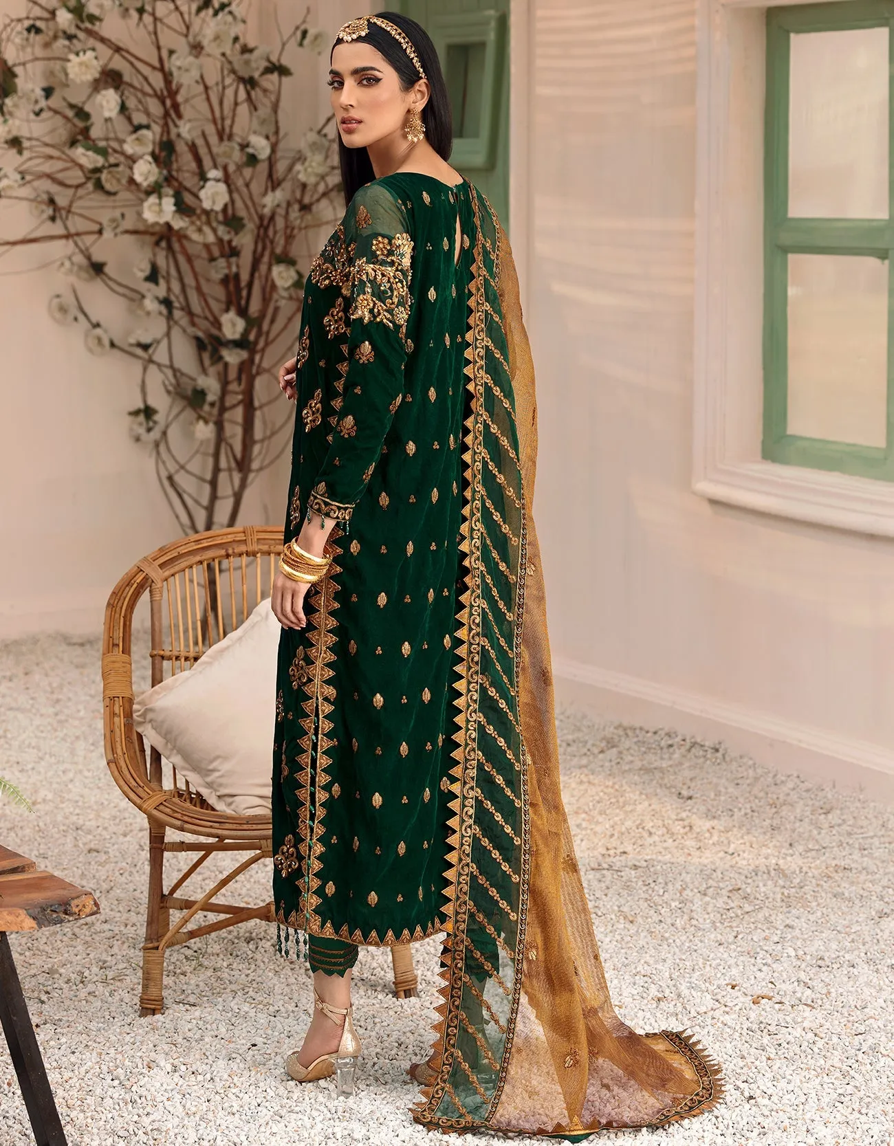 MK-305 | Emaan Adeel Makhmal Collection 2022 | Unstitched & Stitched Embroidered  Valvet Suits