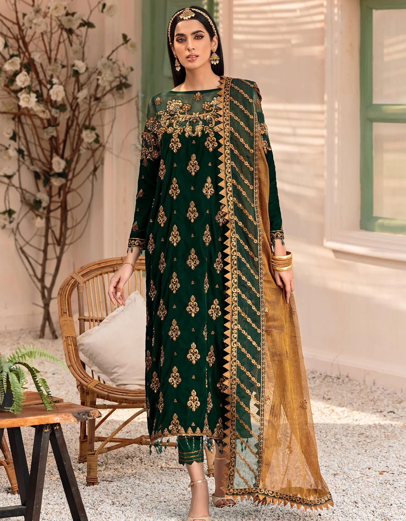 MK-305 | Emaan Adeel Makhmal Collection 2022 | Unstitched & Stitched Embroidered  Valvet Suits
