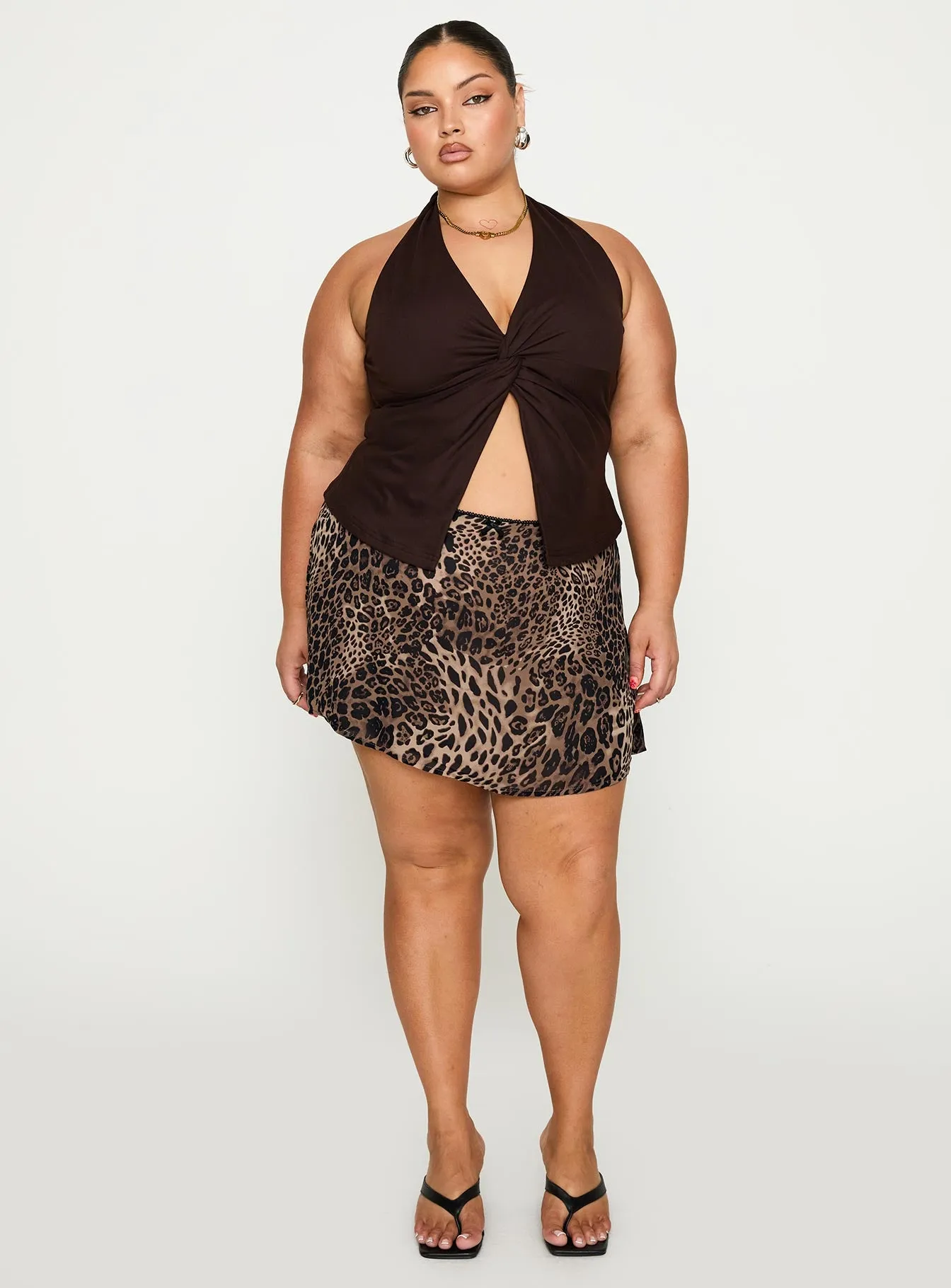 No Hard Feelings Twist Top Brown Curve