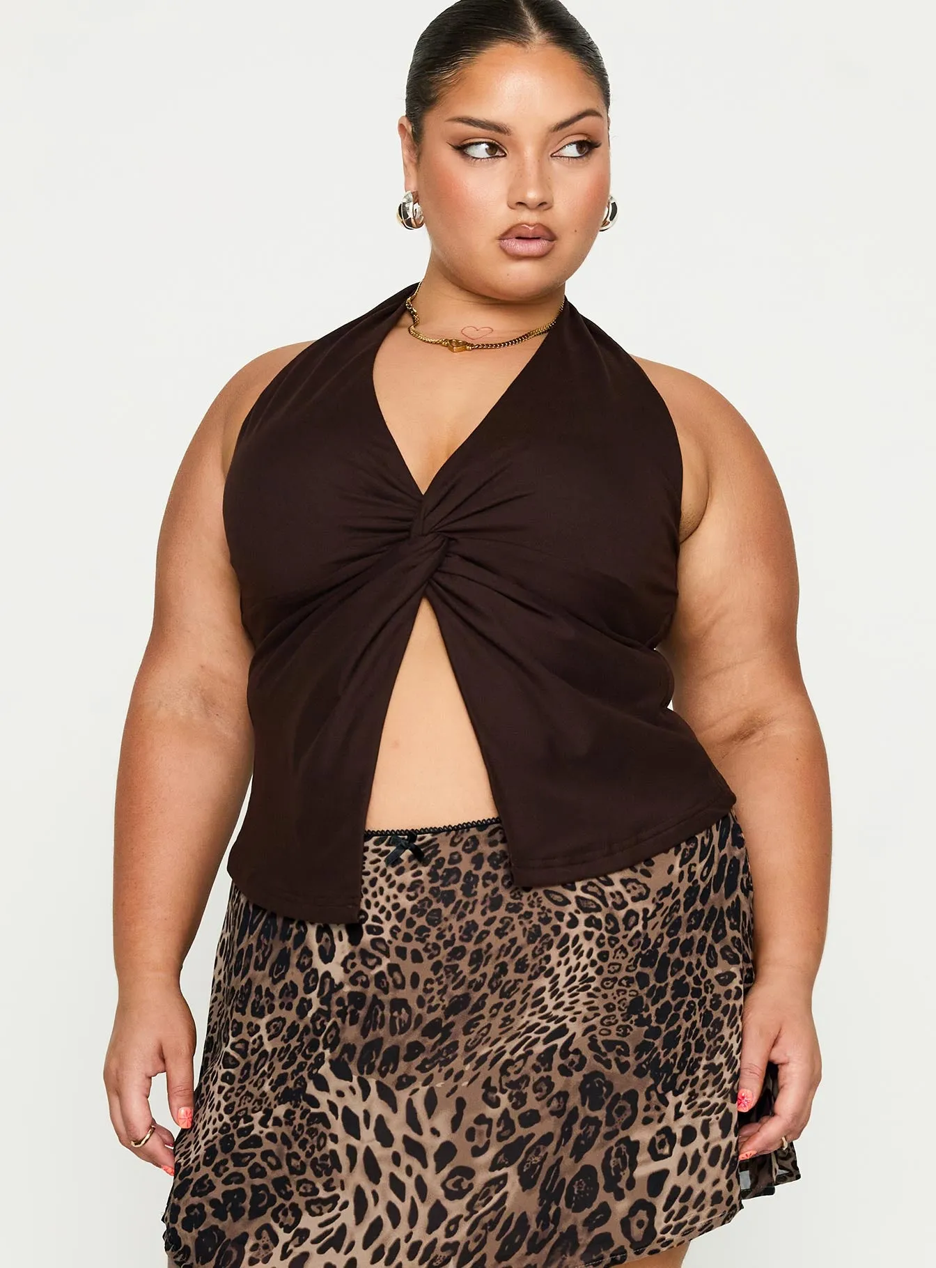 No Hard Feelings Twist Top Brown Curve
