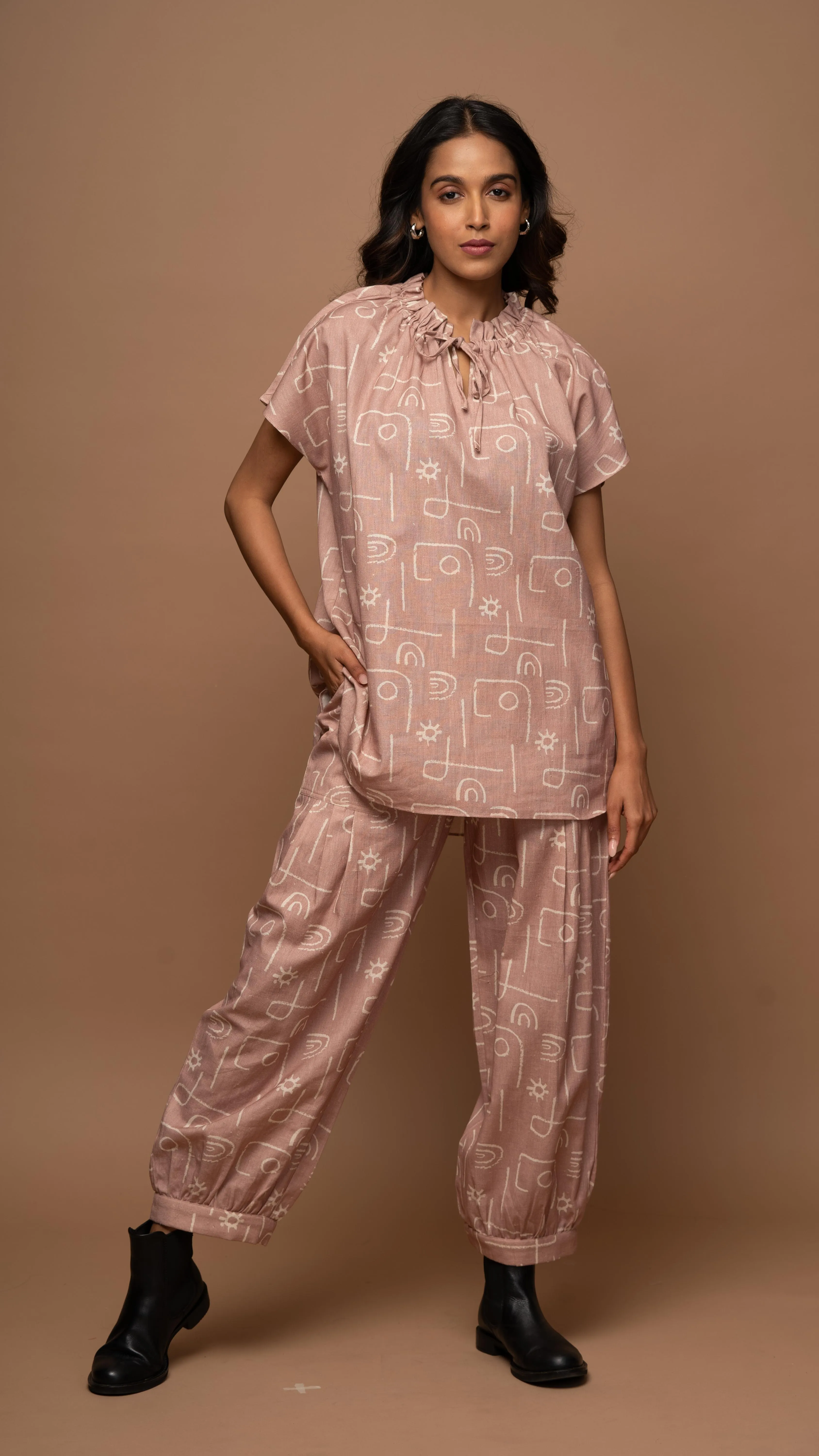 Pale Mauve Enigma Co-ord Pants Set in Power Play Pattern