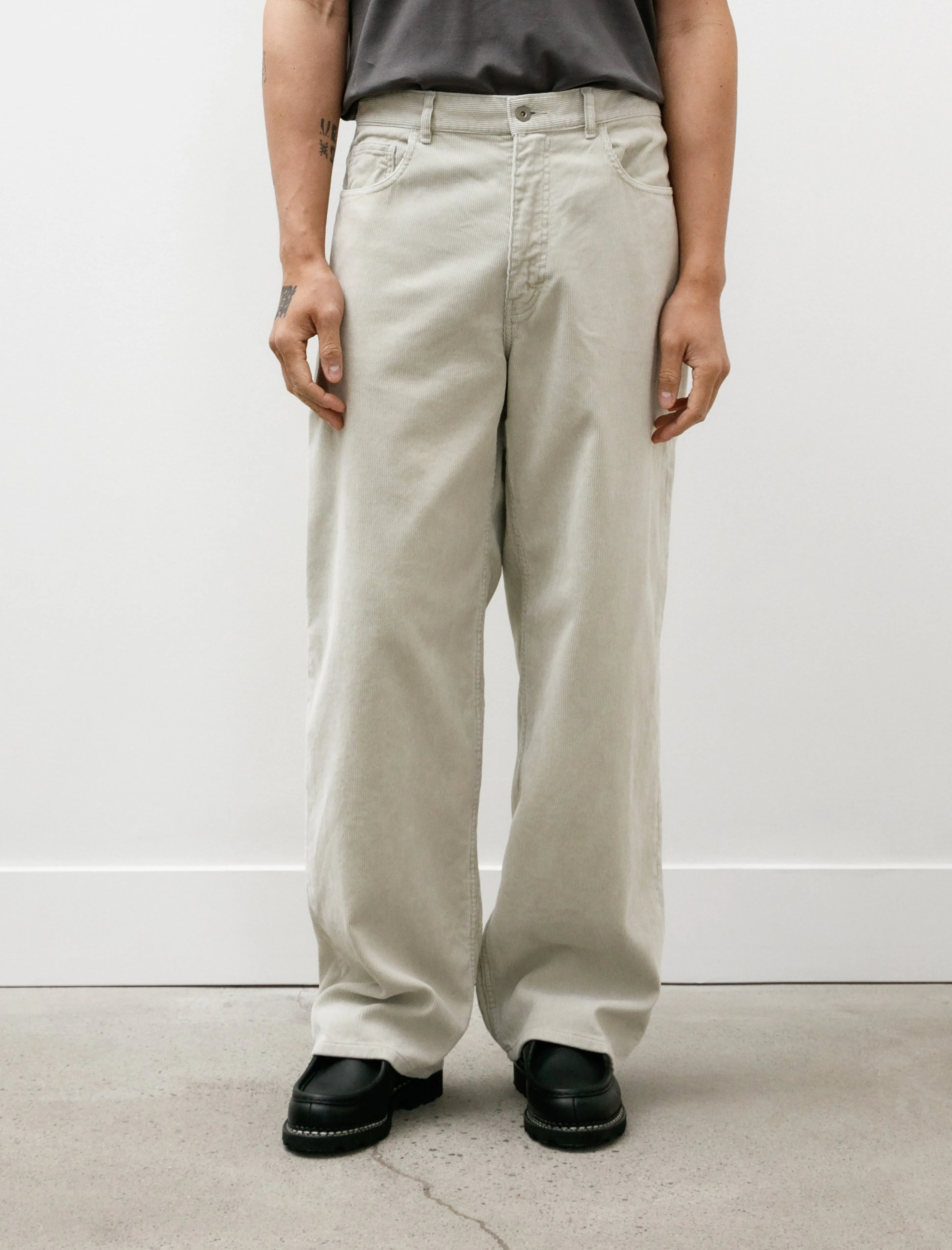 Pigment Dye Finx Corduroy Wide 5P Pants White Khaki