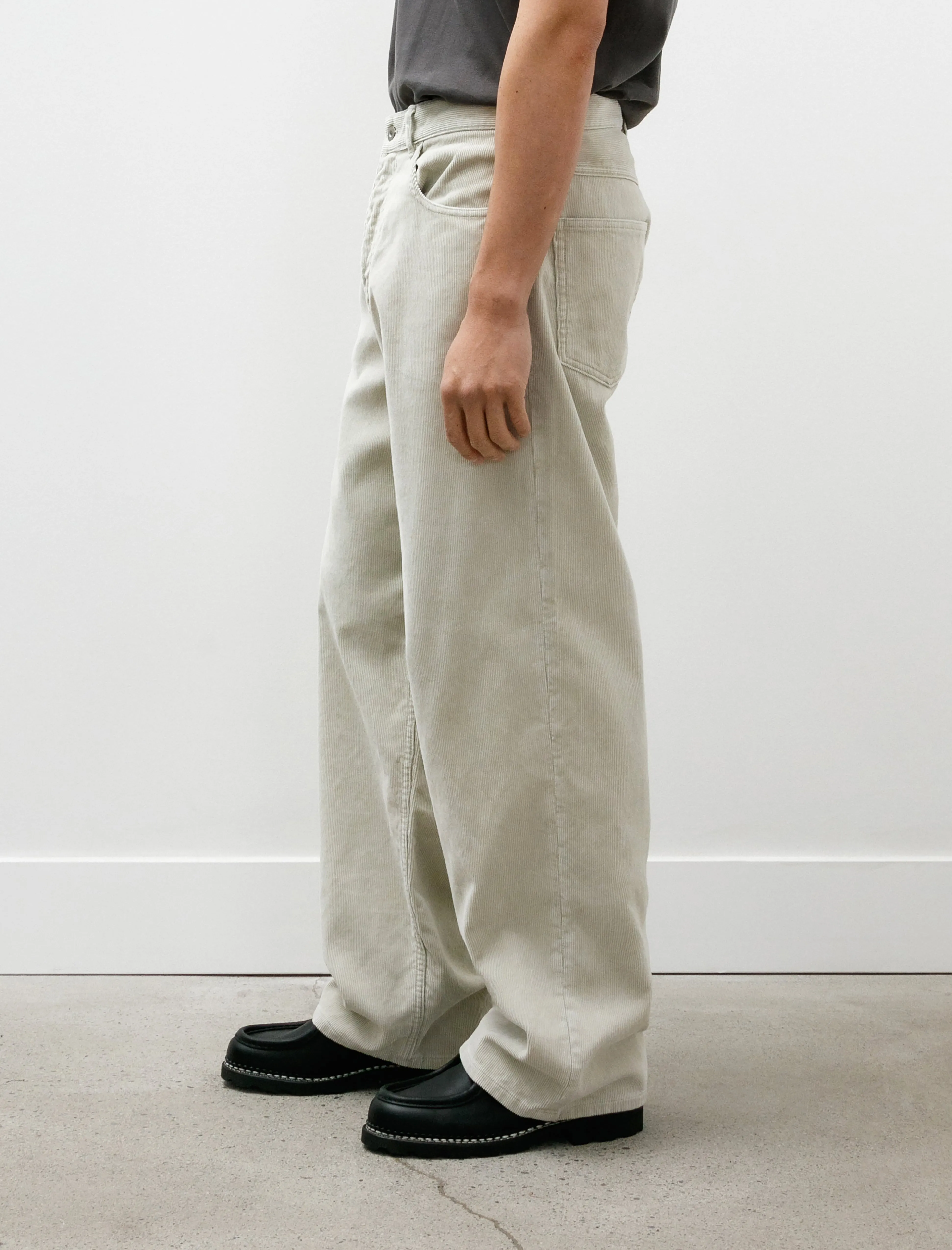 Pigment Dye Finx Corduroy Wide 5P Pants White Khaki