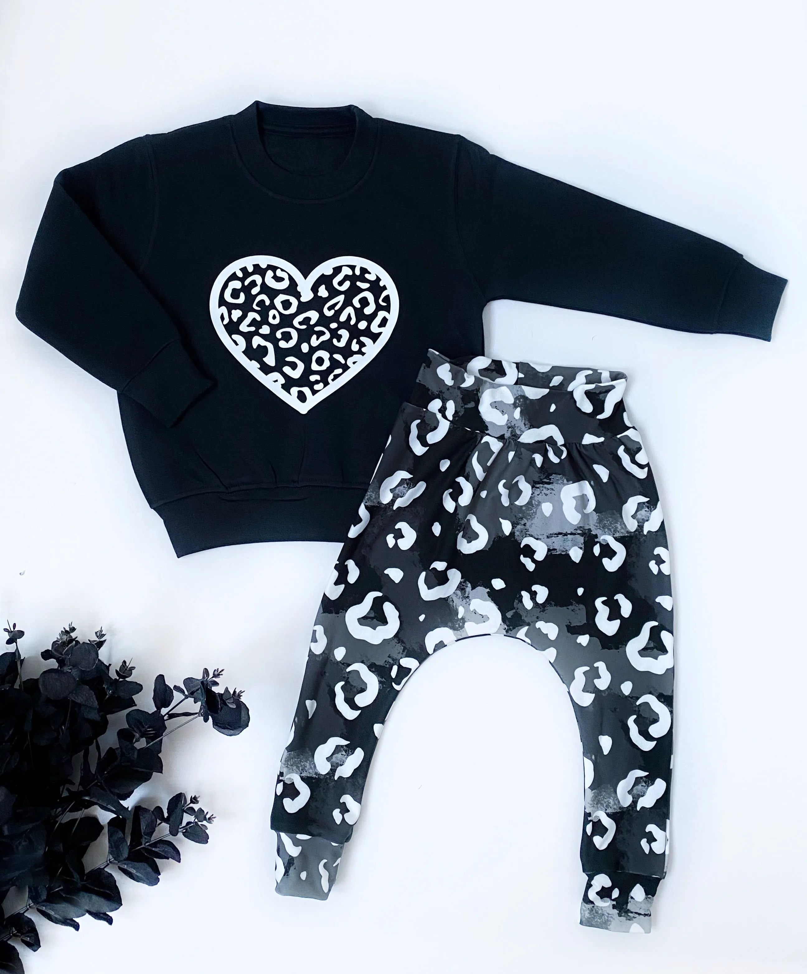 Printed - Leopard heart top