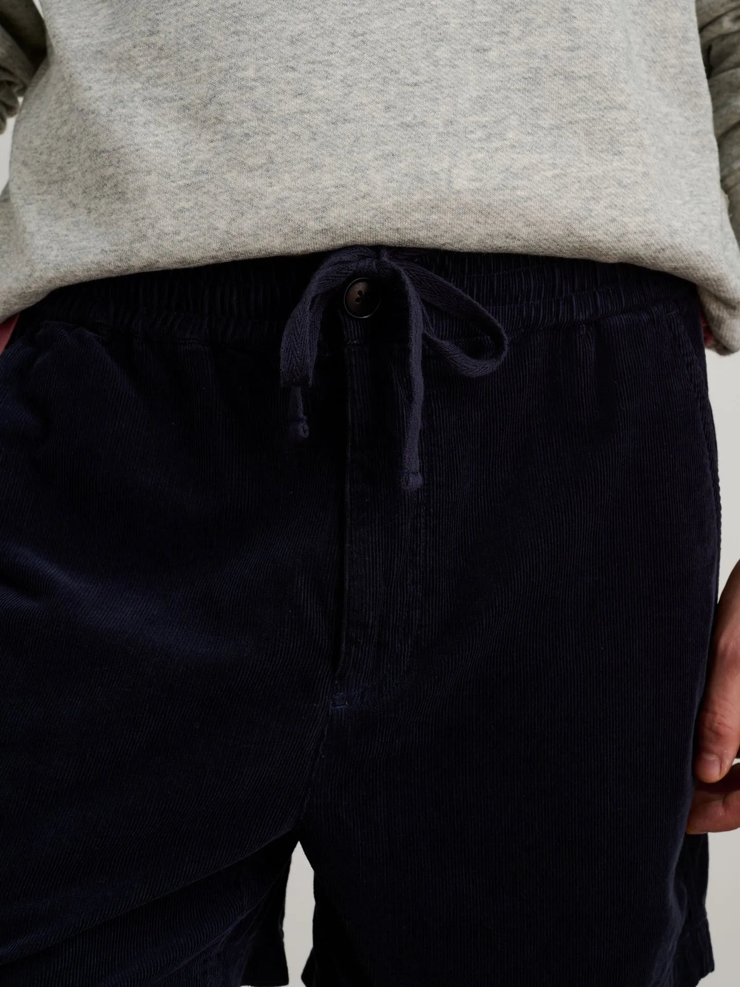 Pull on Short in Fine Wale Corduroy - Dark Navy