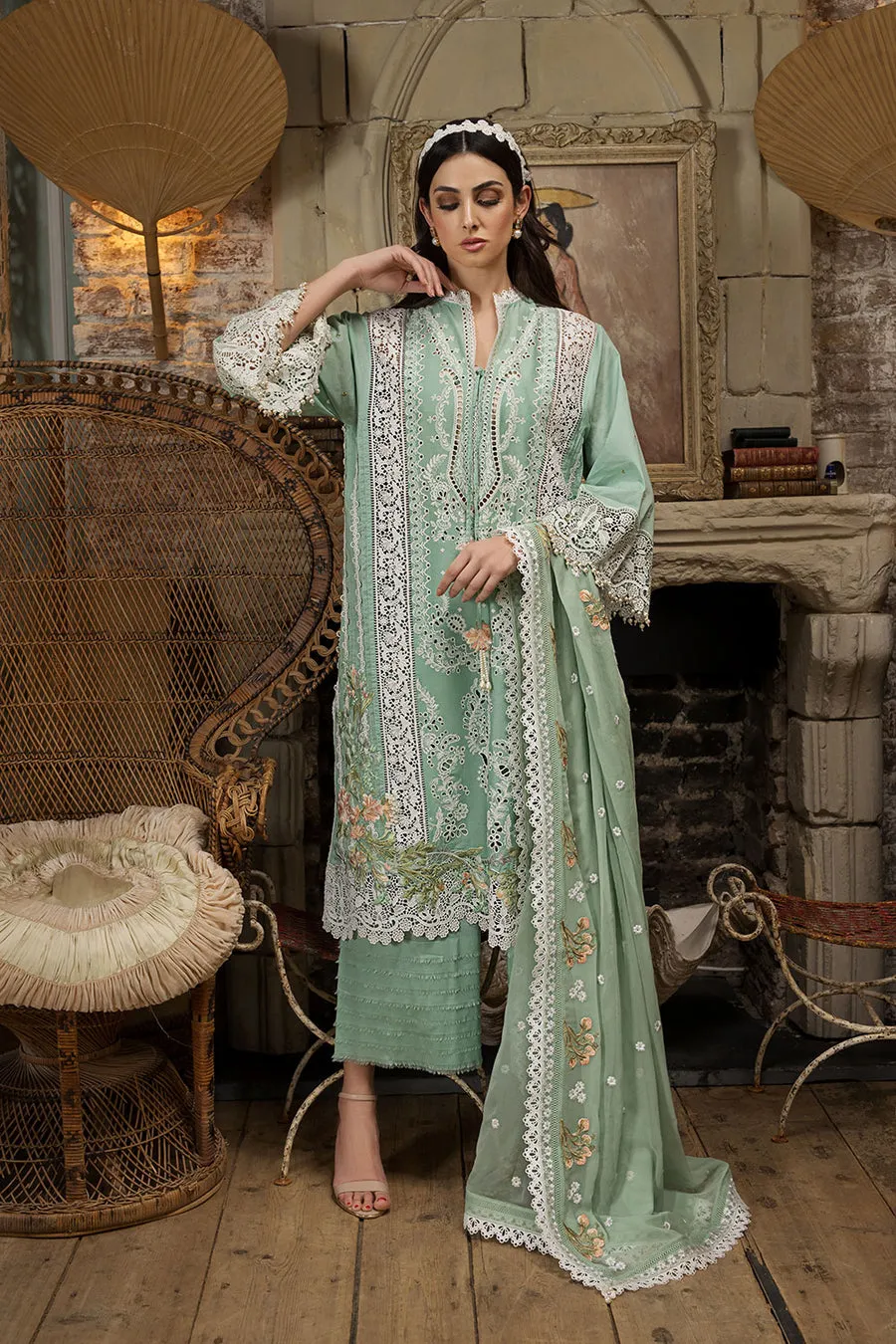 SOBIA NAZIR LUXURY LAWN 2023 | 1A