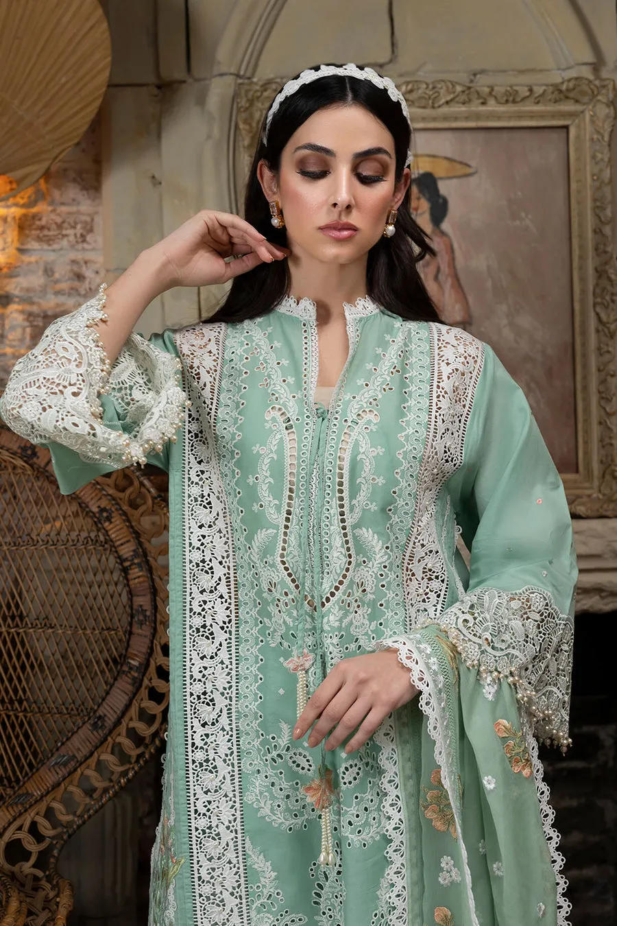 SOBIA NAZIR LUXURY LAWN 2023 | 1A
