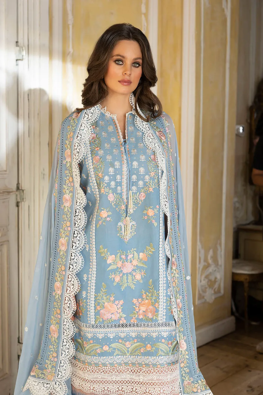 SOBIA NAZIR LUXURY LAWN 2023 | 3A