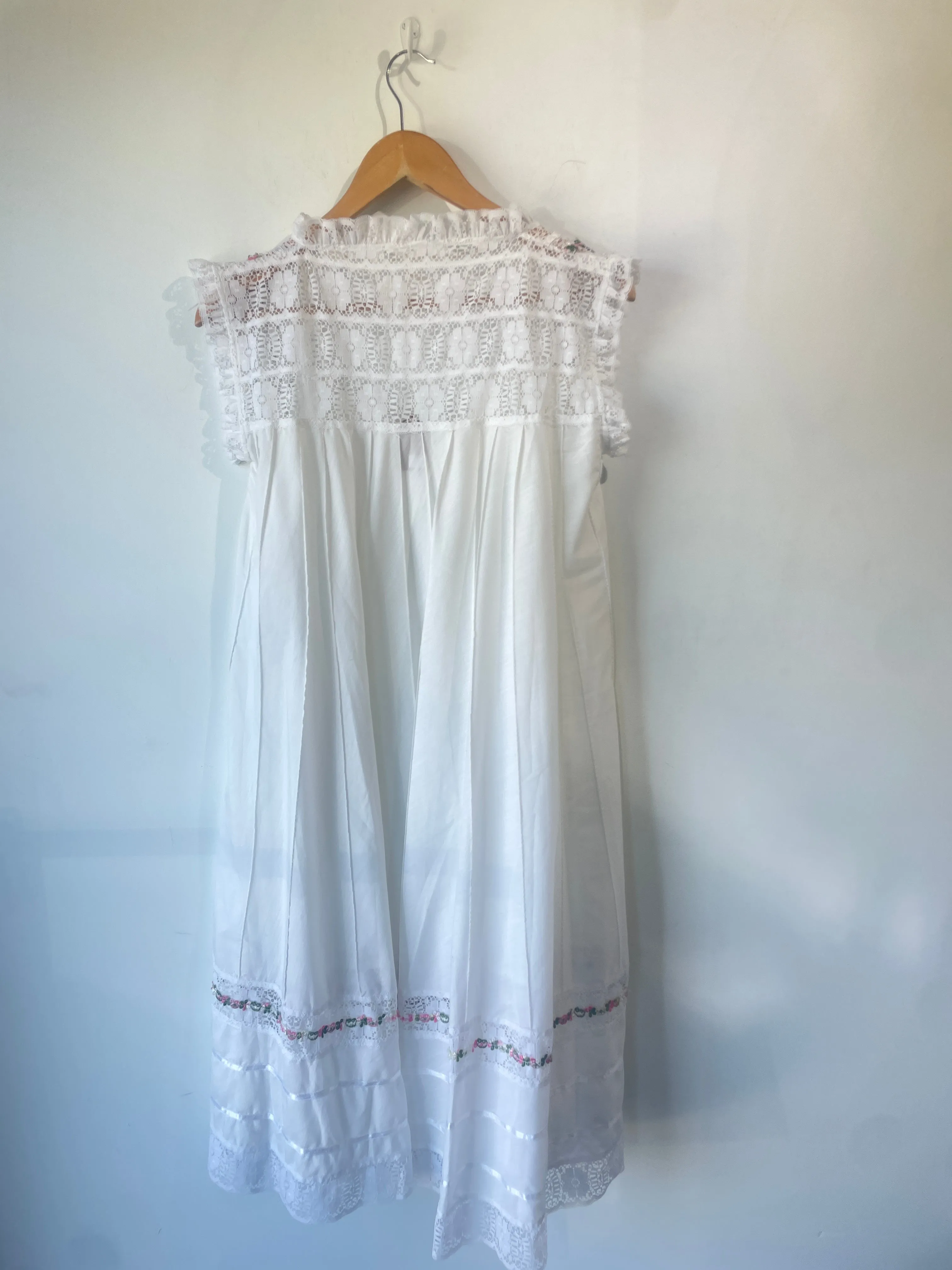 The Best Vintage Floral and Lace Dress