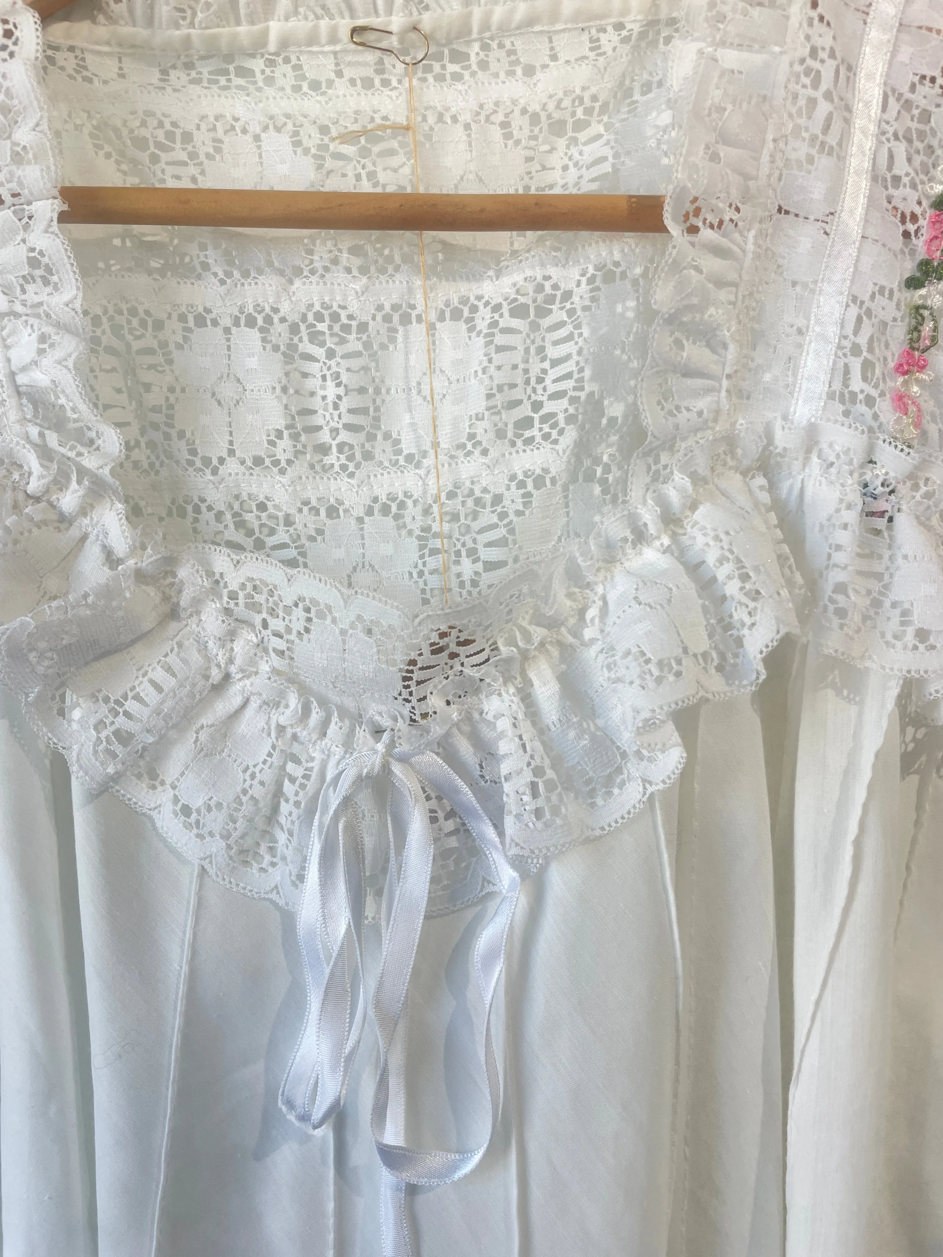The Best Vintage Floral and Lace Dress
