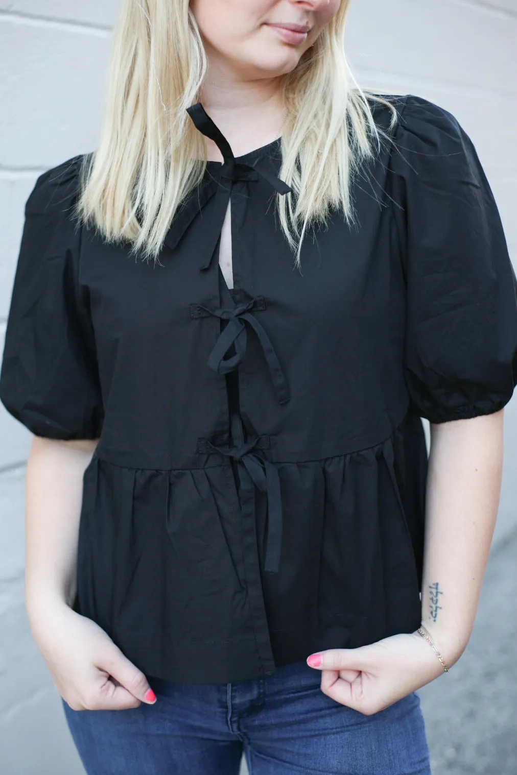 The Sophia Front Bow Blouse with Puff Sleeve in Black
