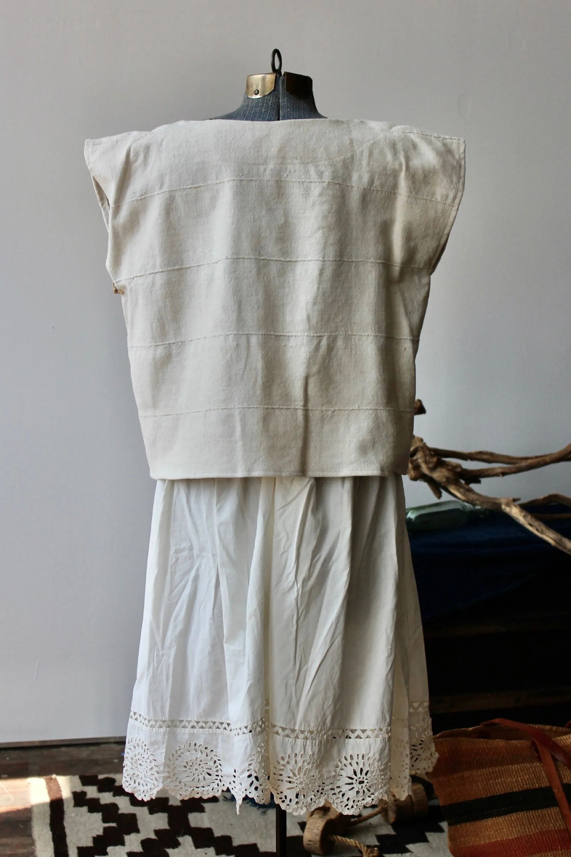 THF17 The Highlands Foundry Natural Mossi Desert Top