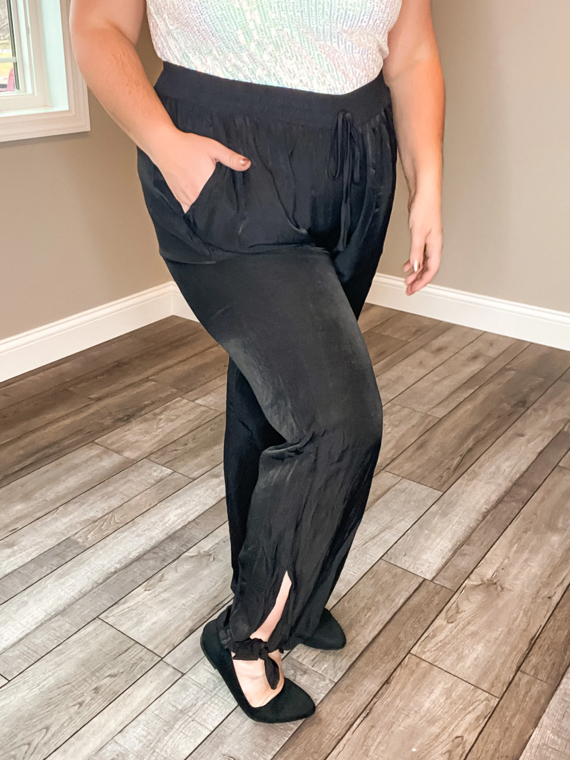 Walk in Central Park Pants- Black