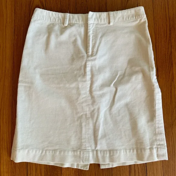 White Club Monaco corduroy skirt size 8